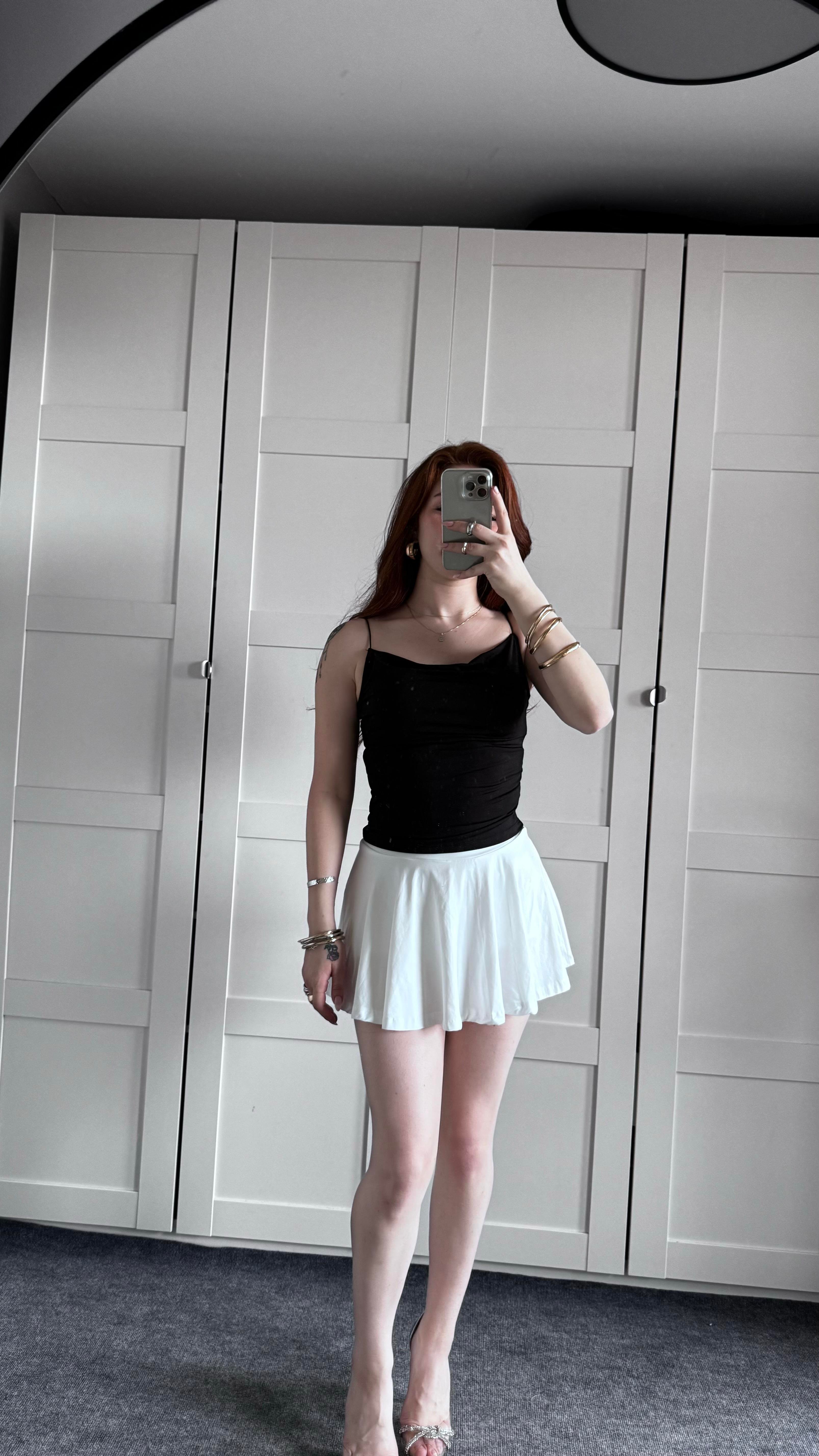 İp Askılı Degaje Yaka Siyah Crop