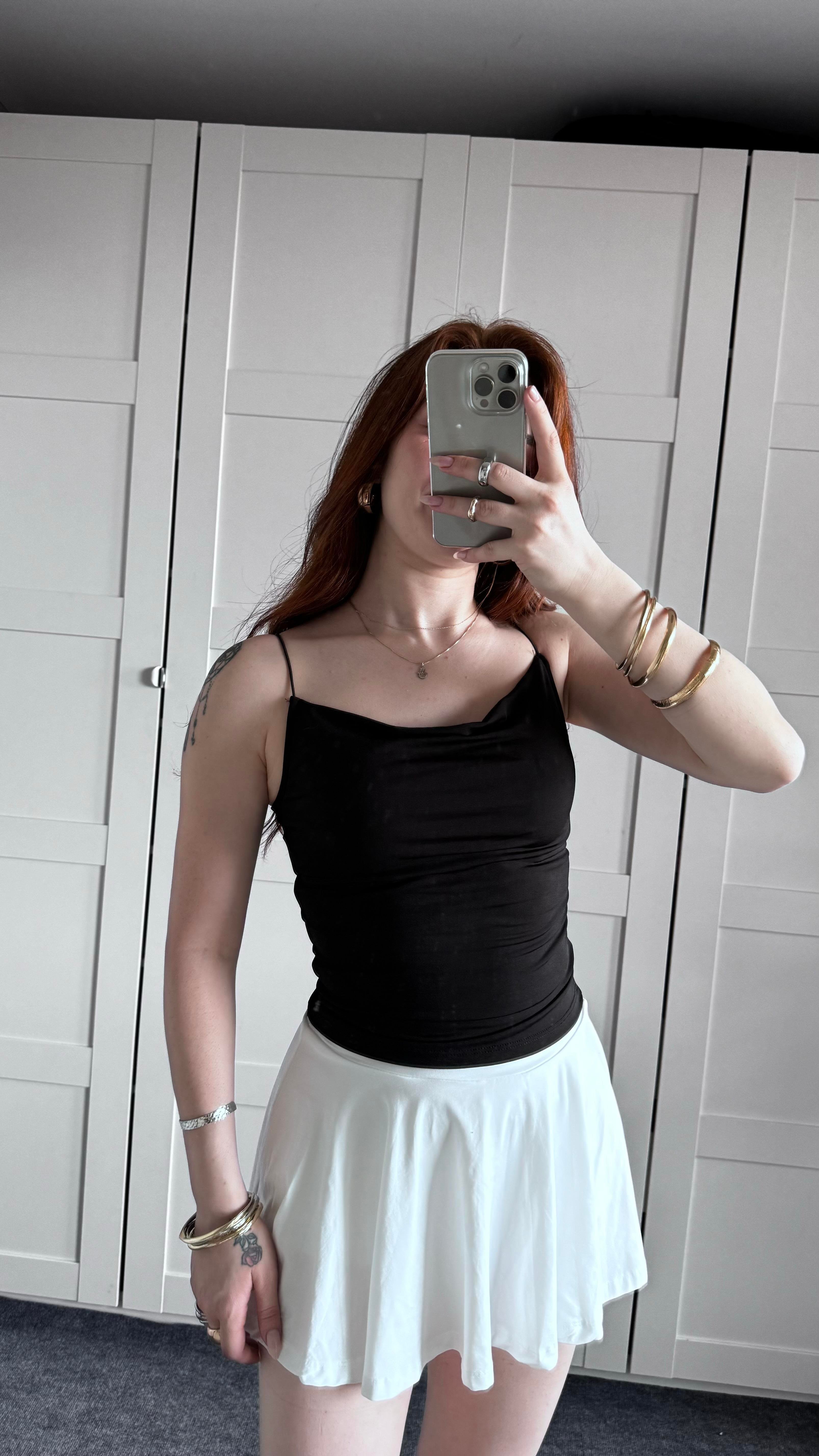 İp Askılı Degaje Yaka Siyah Crop
