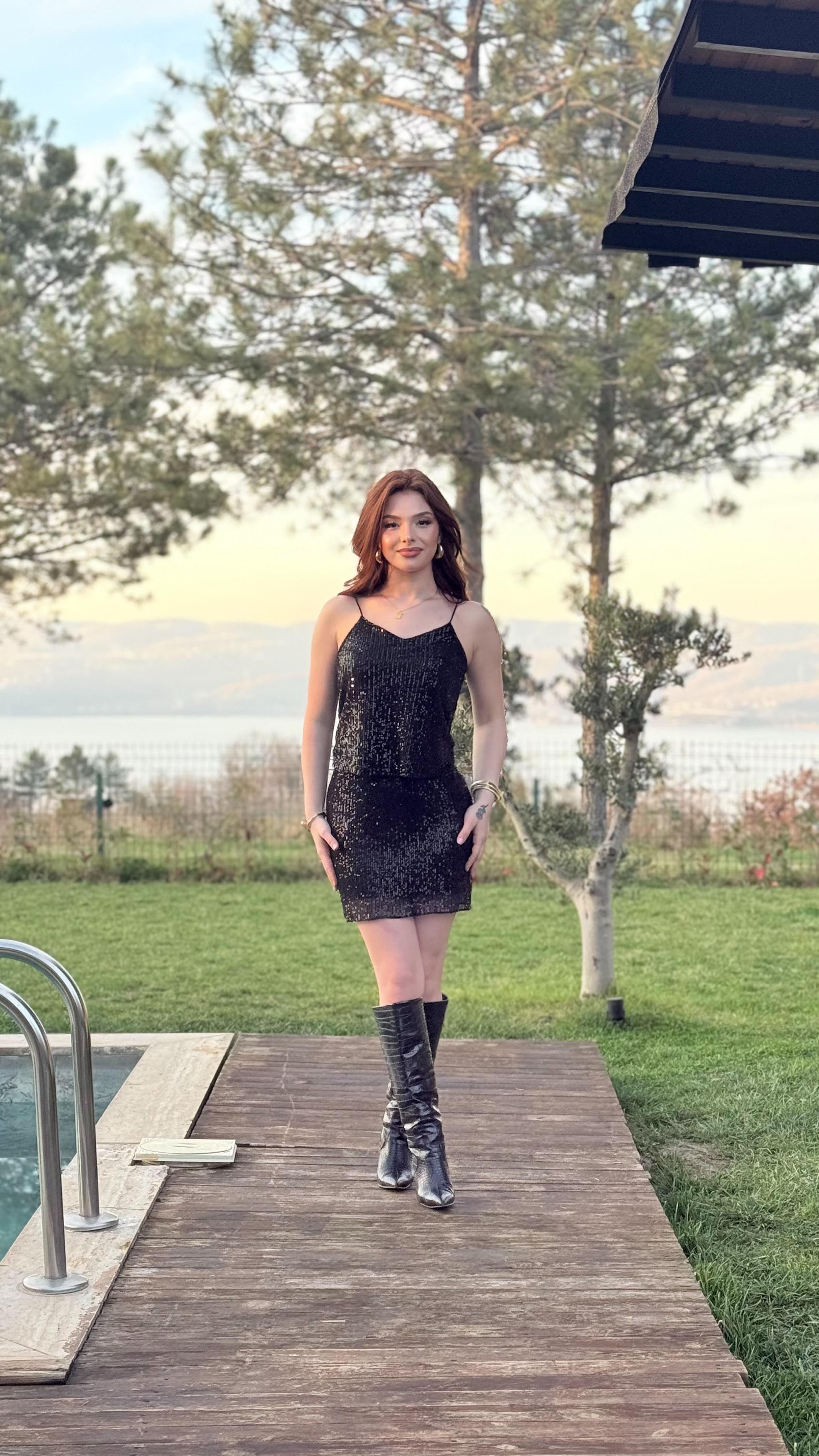 İp Askılı Pul Payetli Bluz Siyah