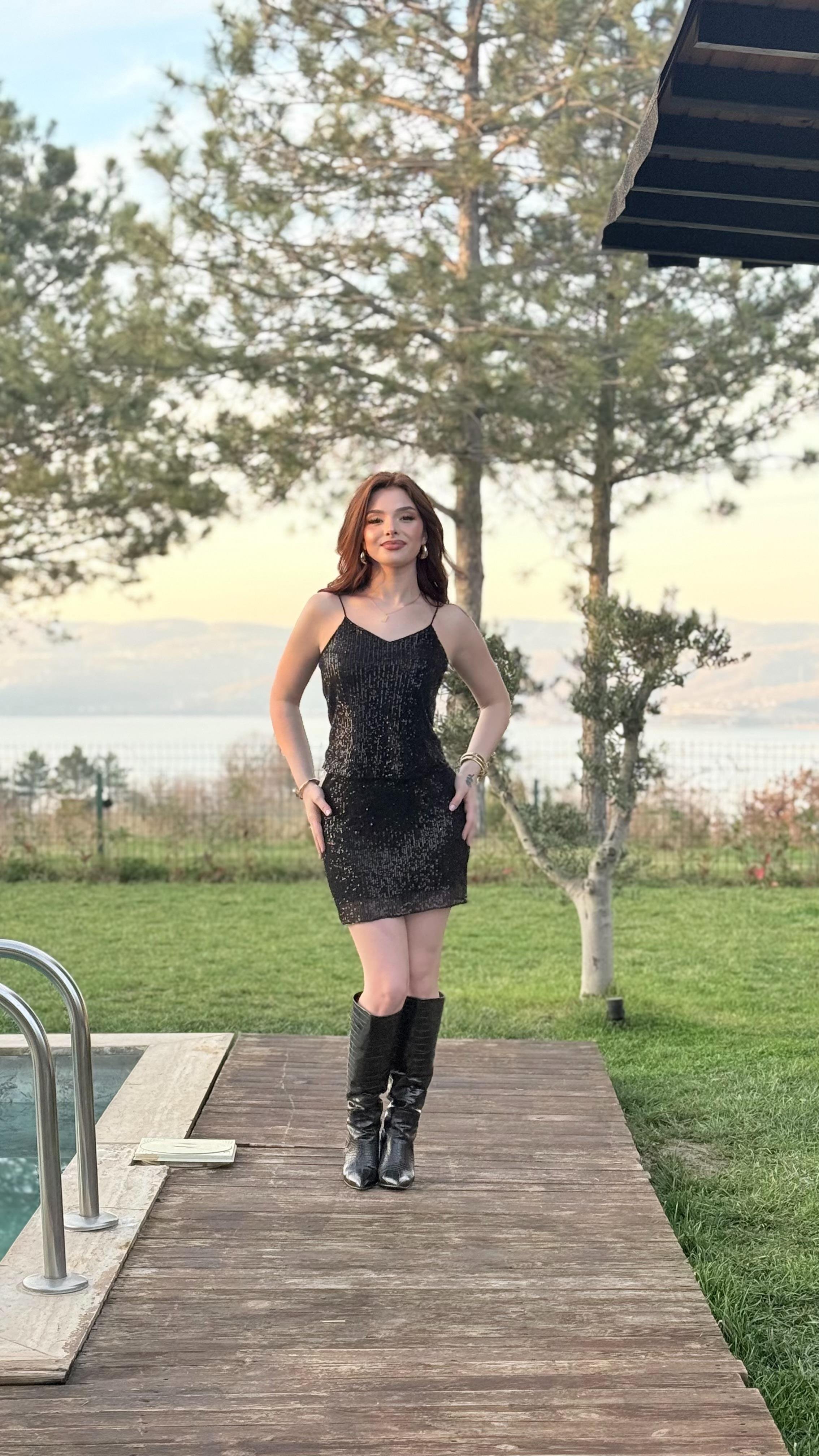 İp Askılı Pul Payetli Bluz Siyah