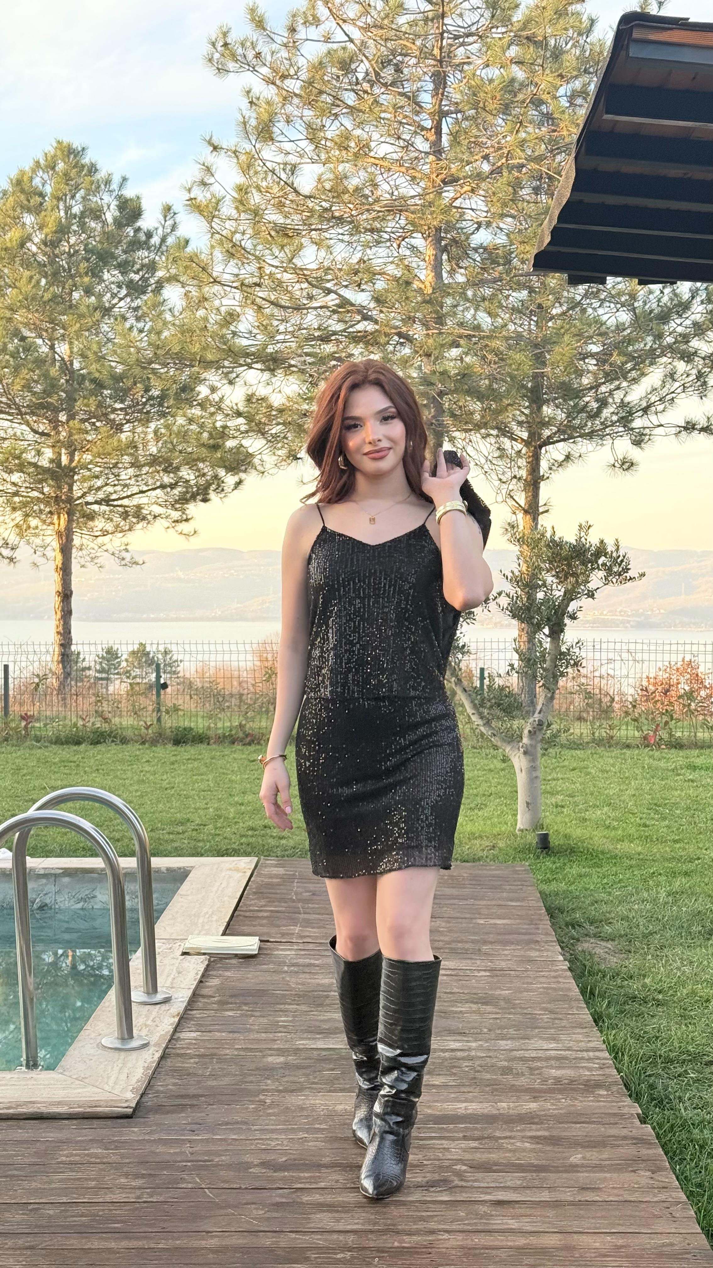 İp Askılı Pul Payetli Bluz Siyah