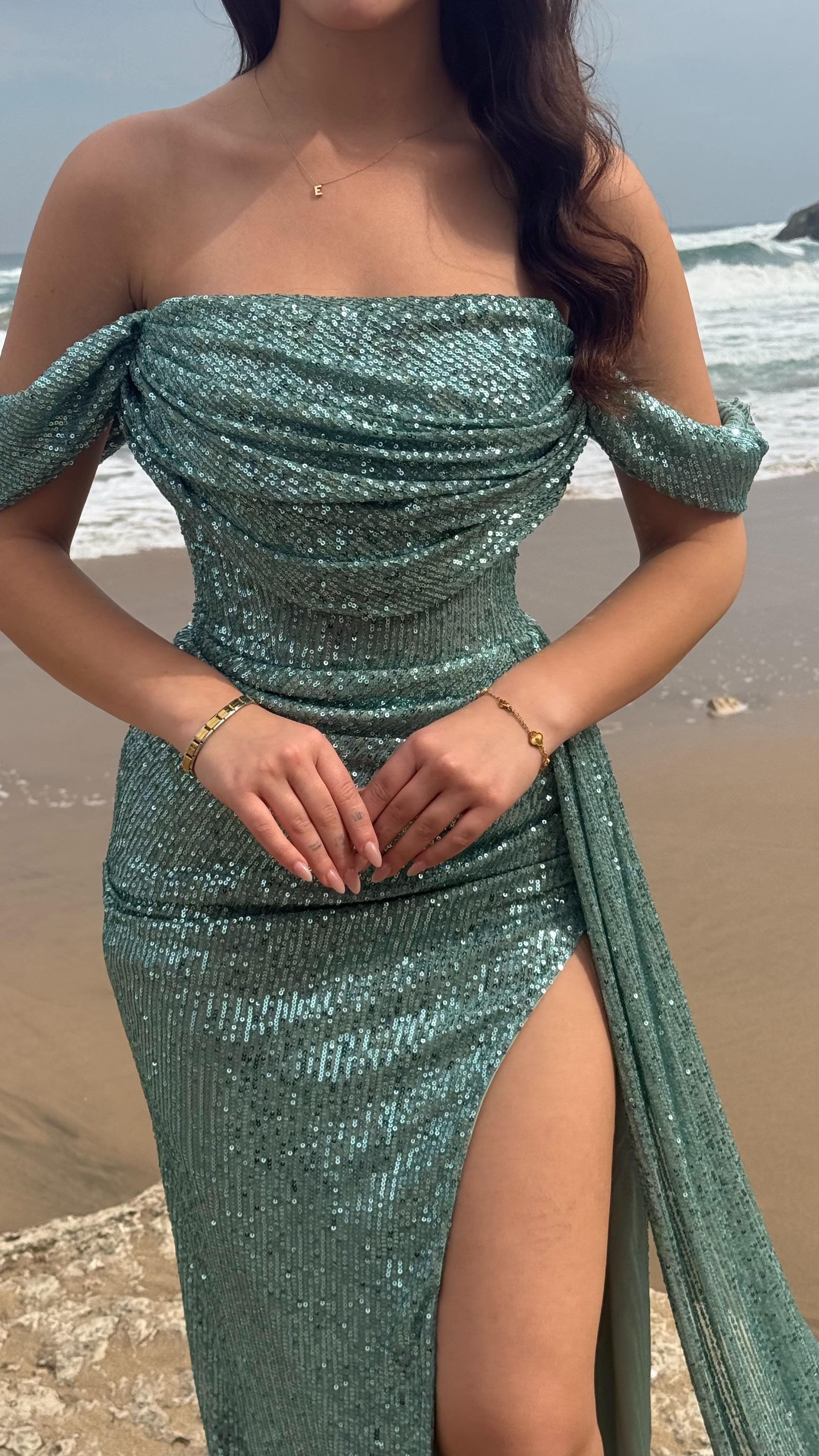 Jasmin Pullu Düşük Omuz Abiye Su Yeşili