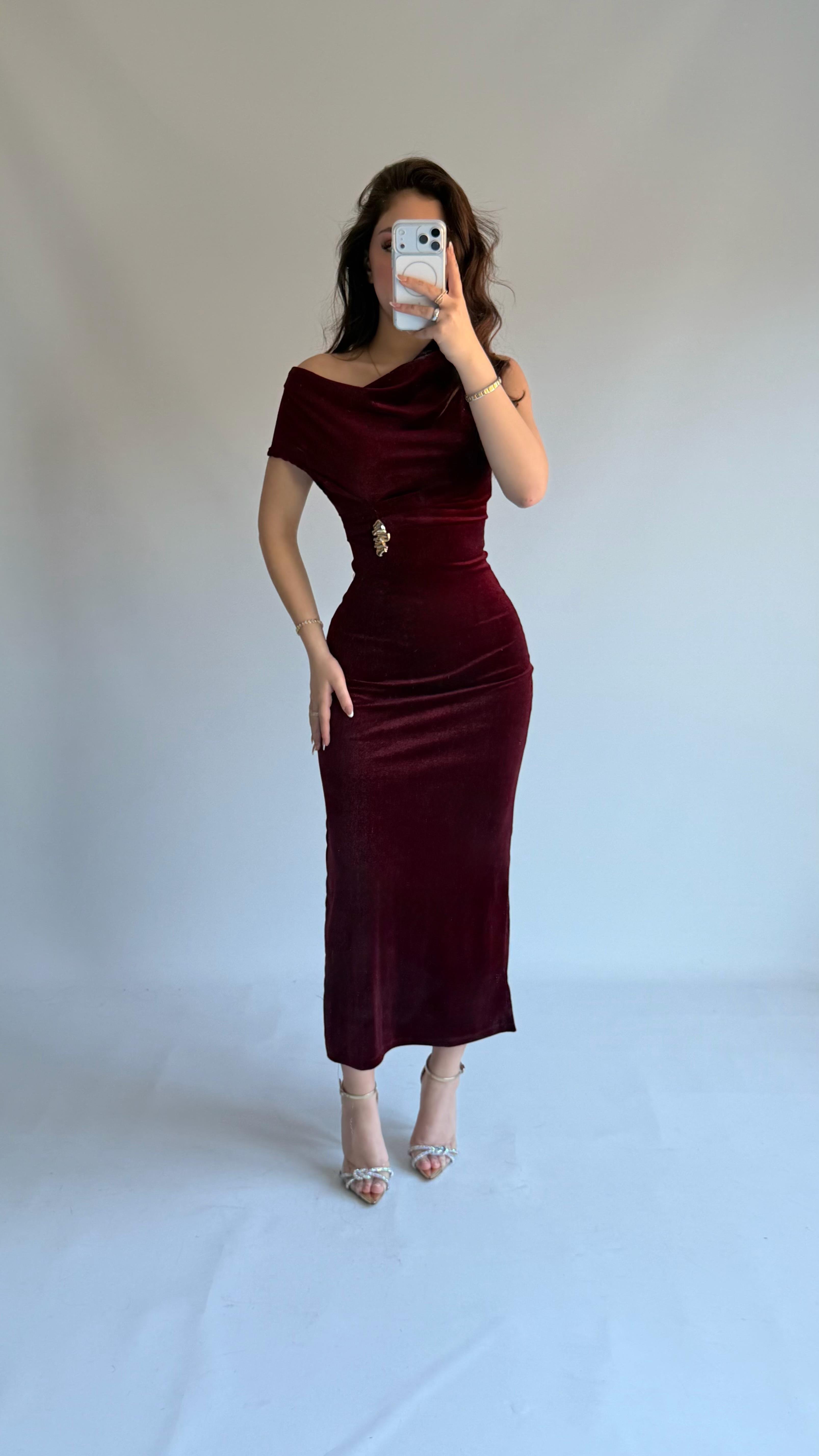 Kadife Tokalı Elbise Bordo