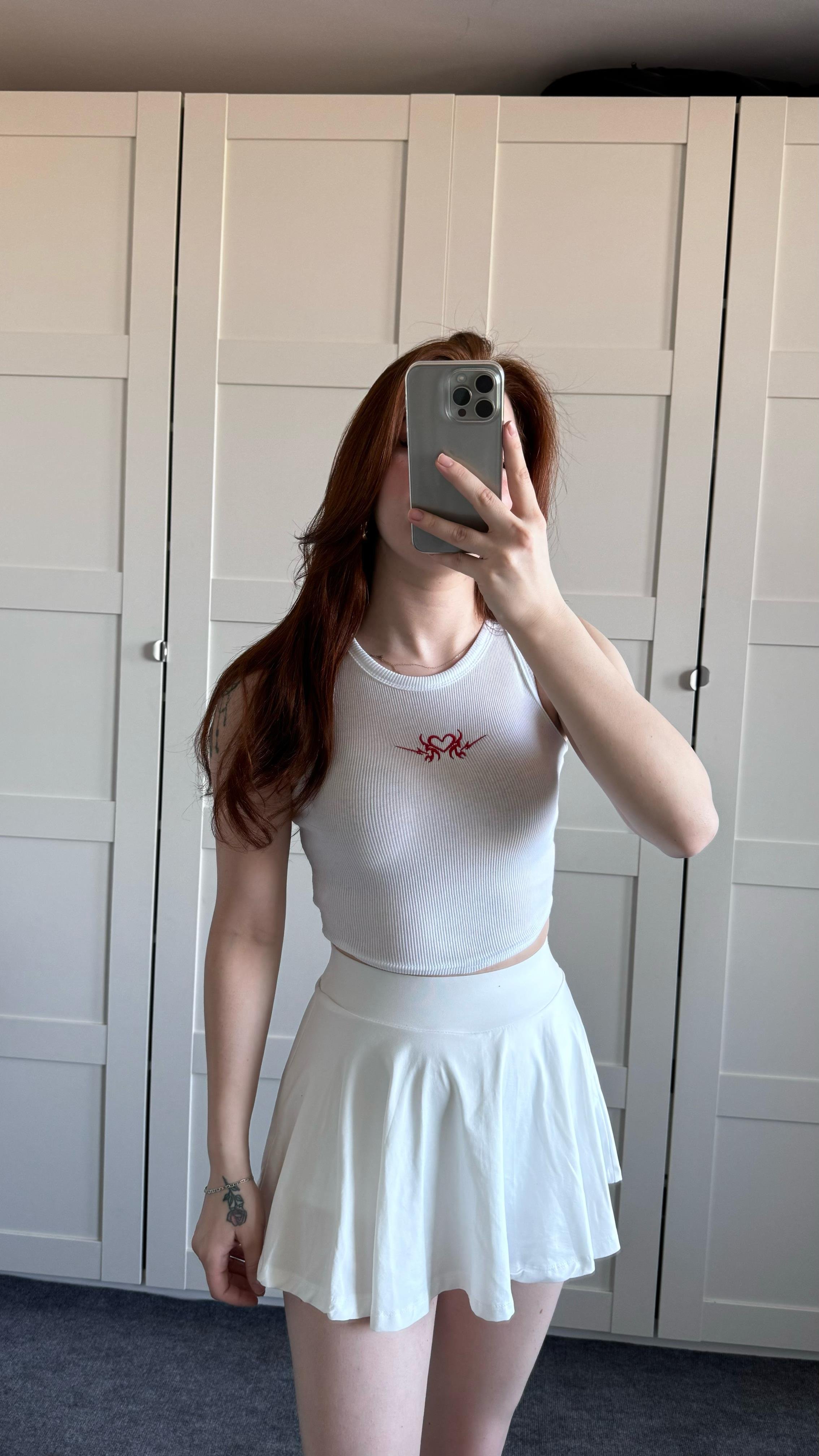 Kalp Baskılı Beyaz Crop