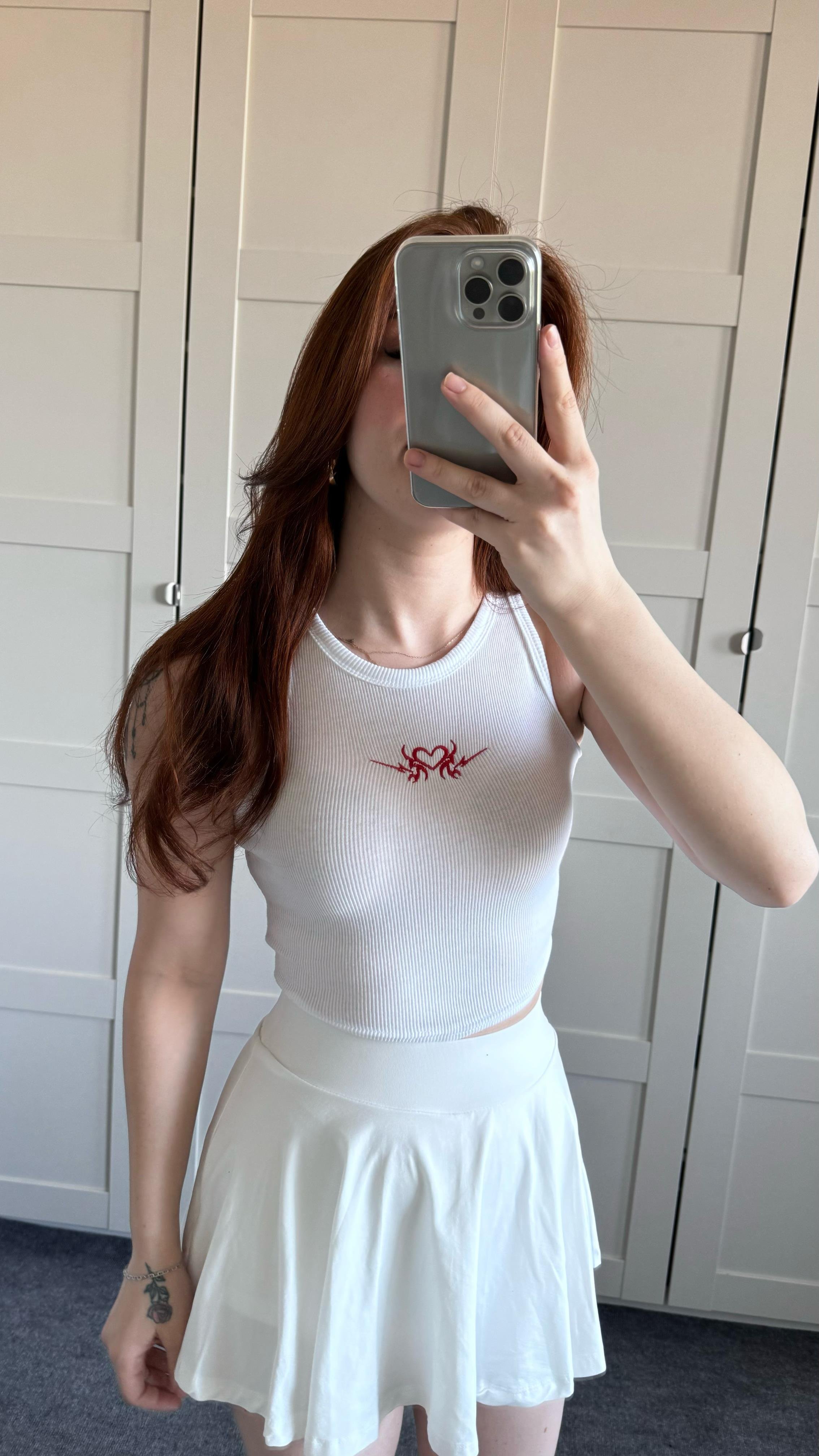 Kalp Baskılı Beyaz Crop
