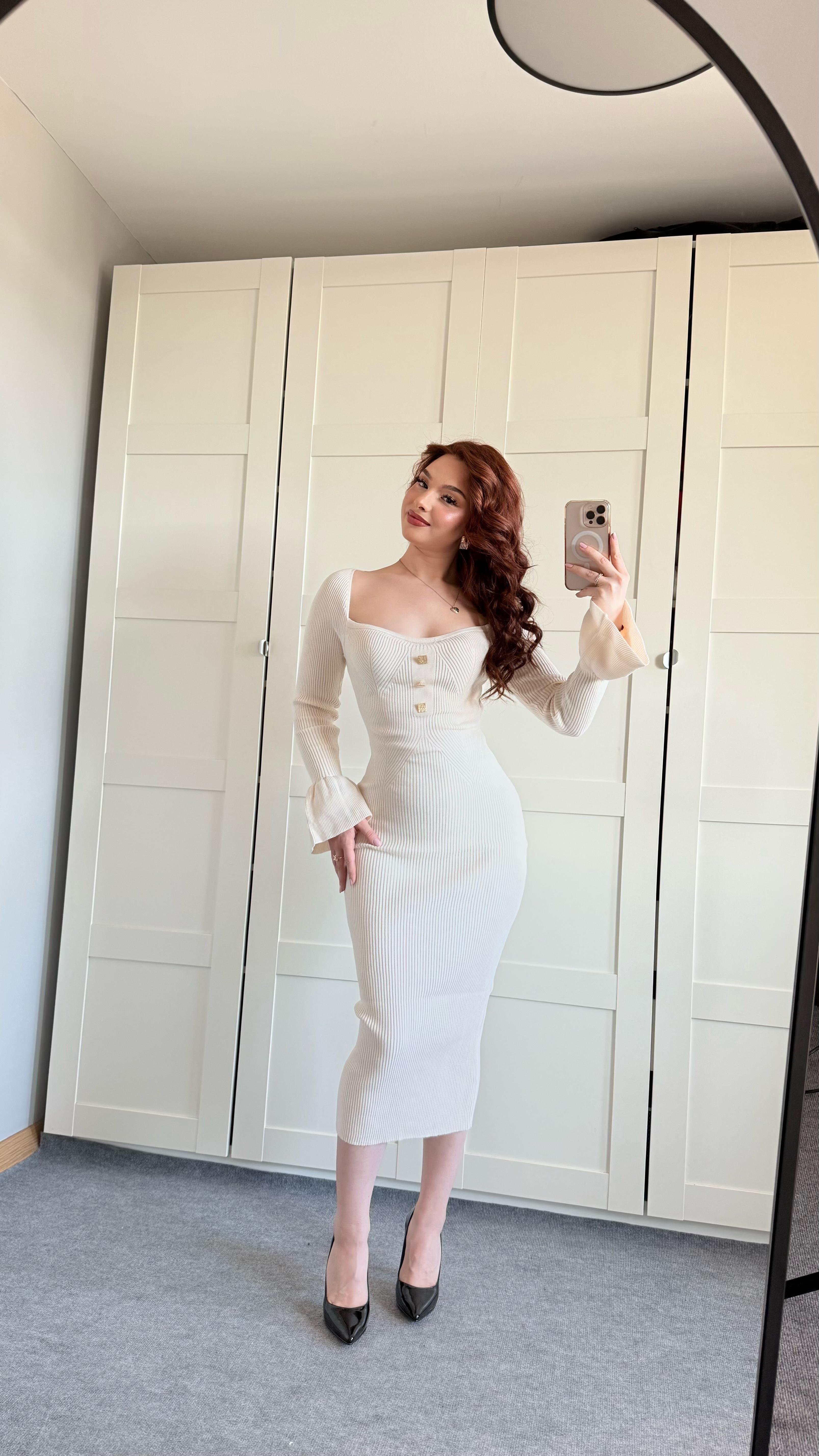 Kalp Yaka Gold Düğme Triko Midi Elbise Taş