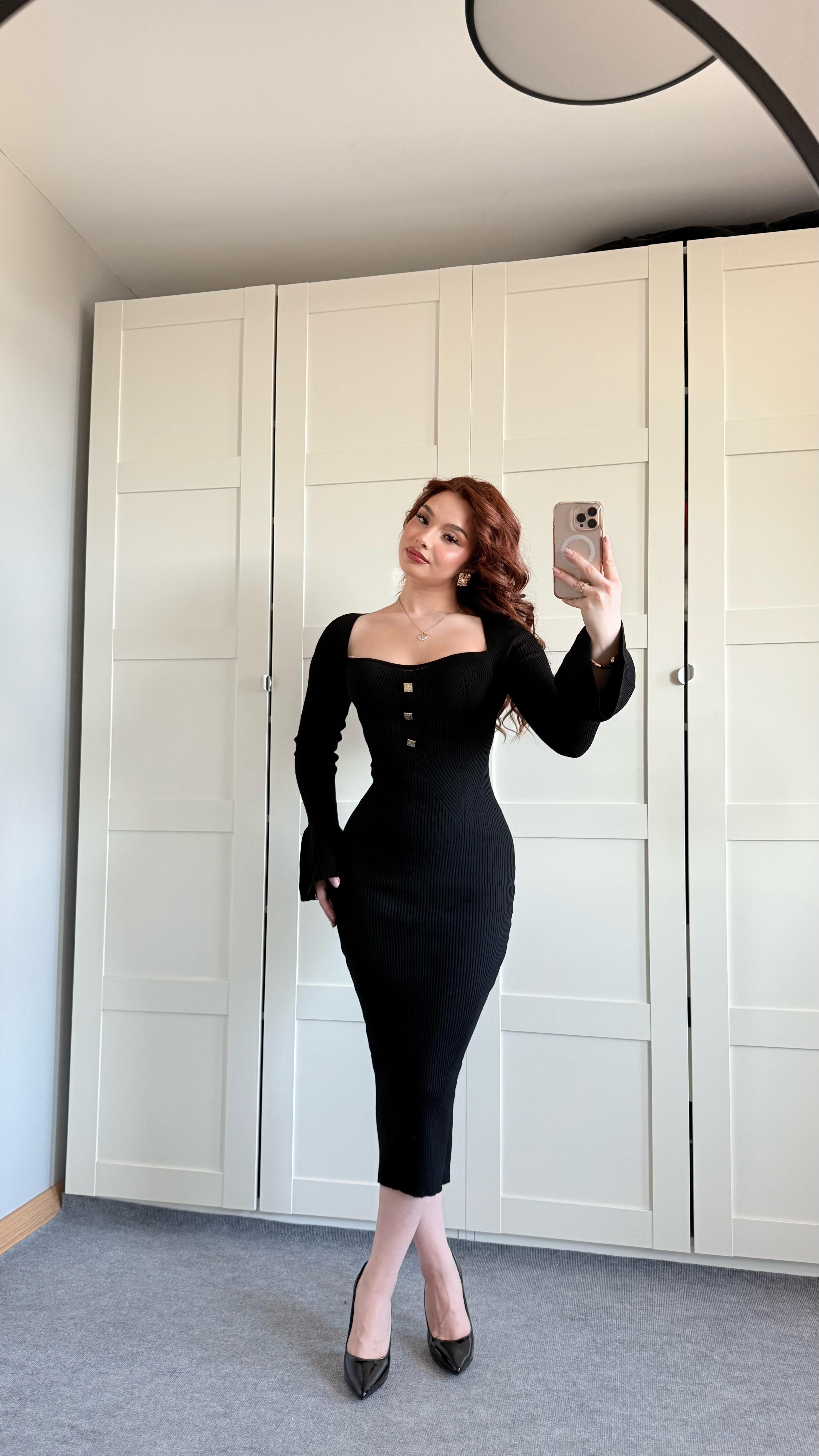 Kalp Yaka Gold Düğme Triko Midi Elbise Siyah