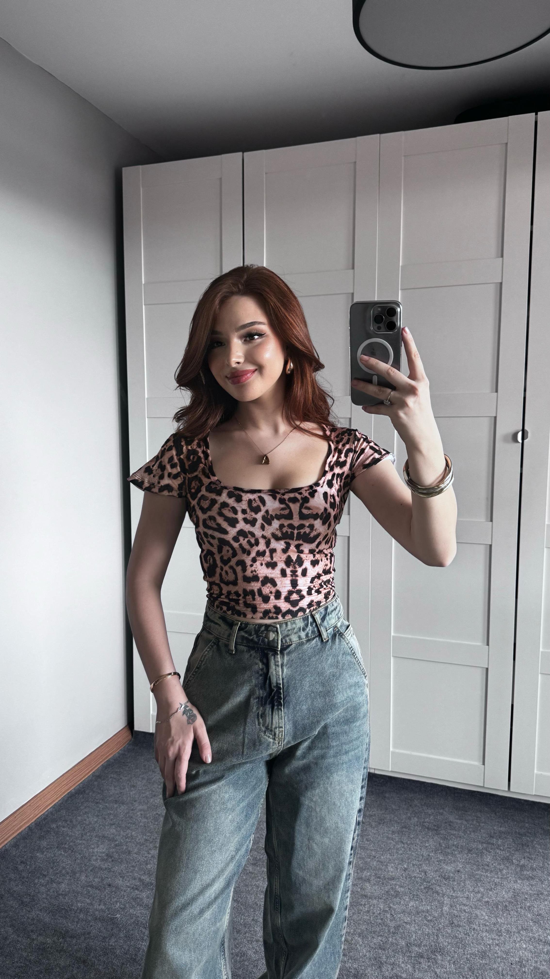 Kare Yaka Batik Leopar Crop
