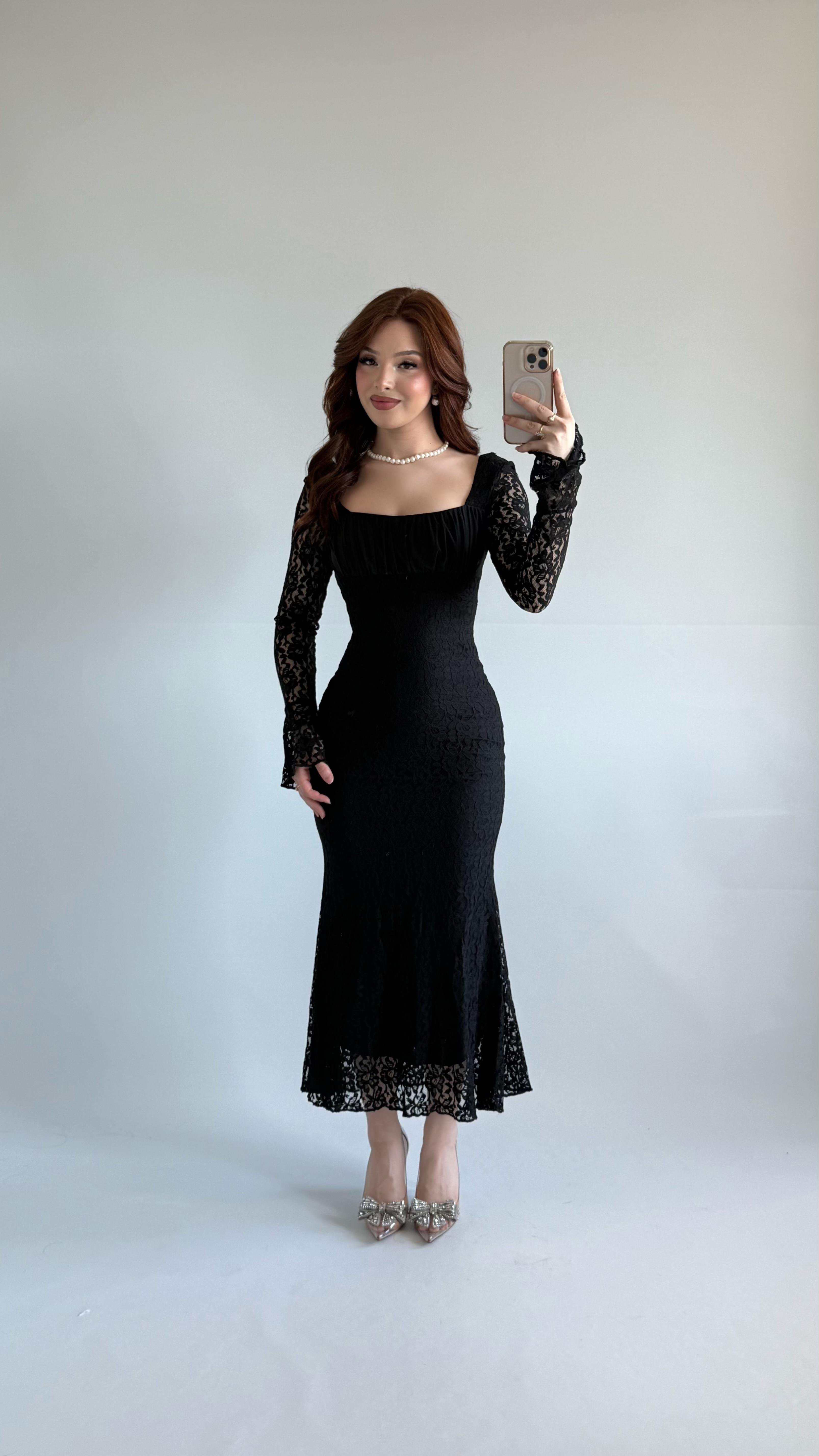 Kare Yaka Dantel Midi Elbise Siyah