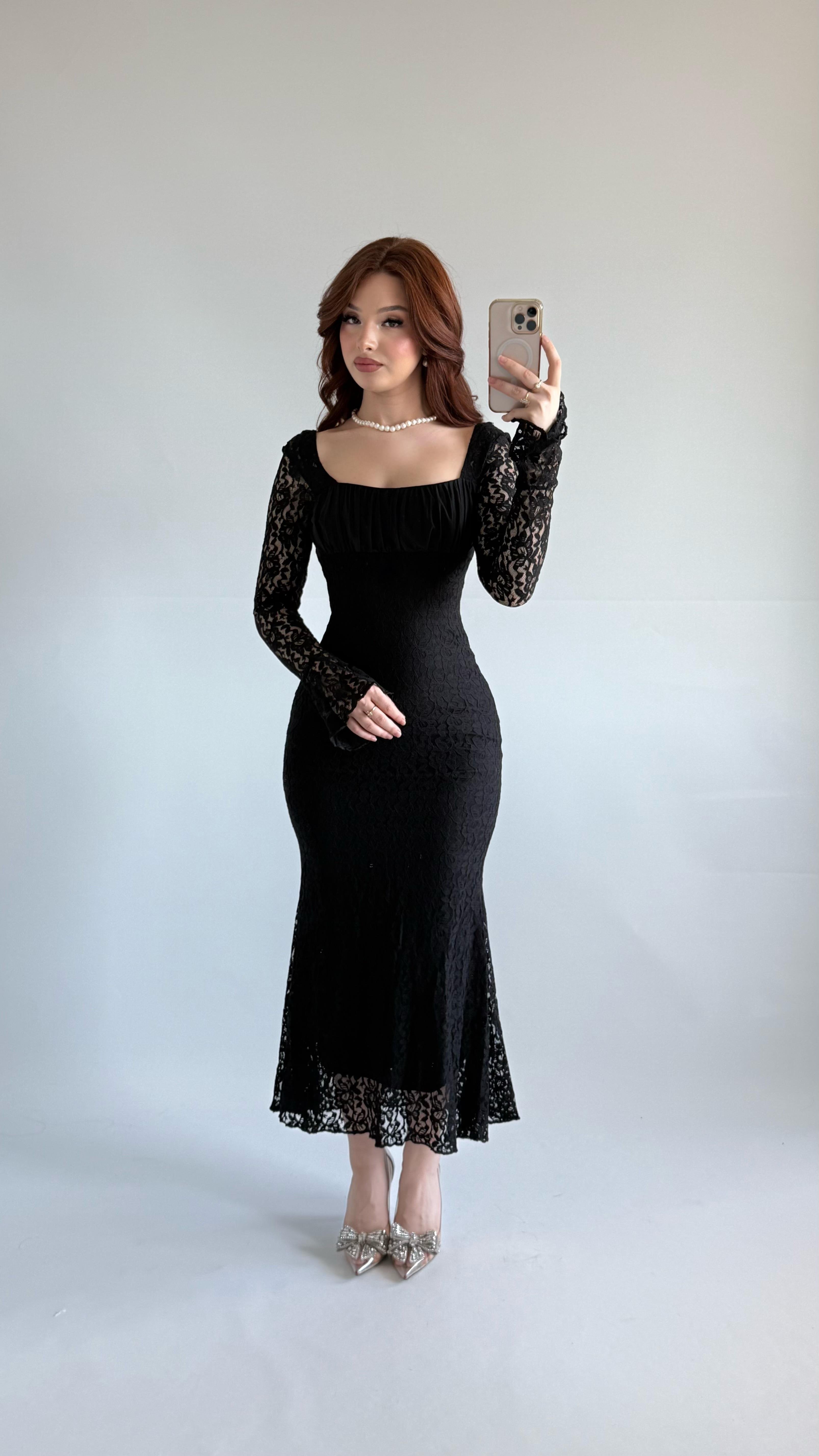 Kare Yaka Dantel Midi Elbise Siyah
