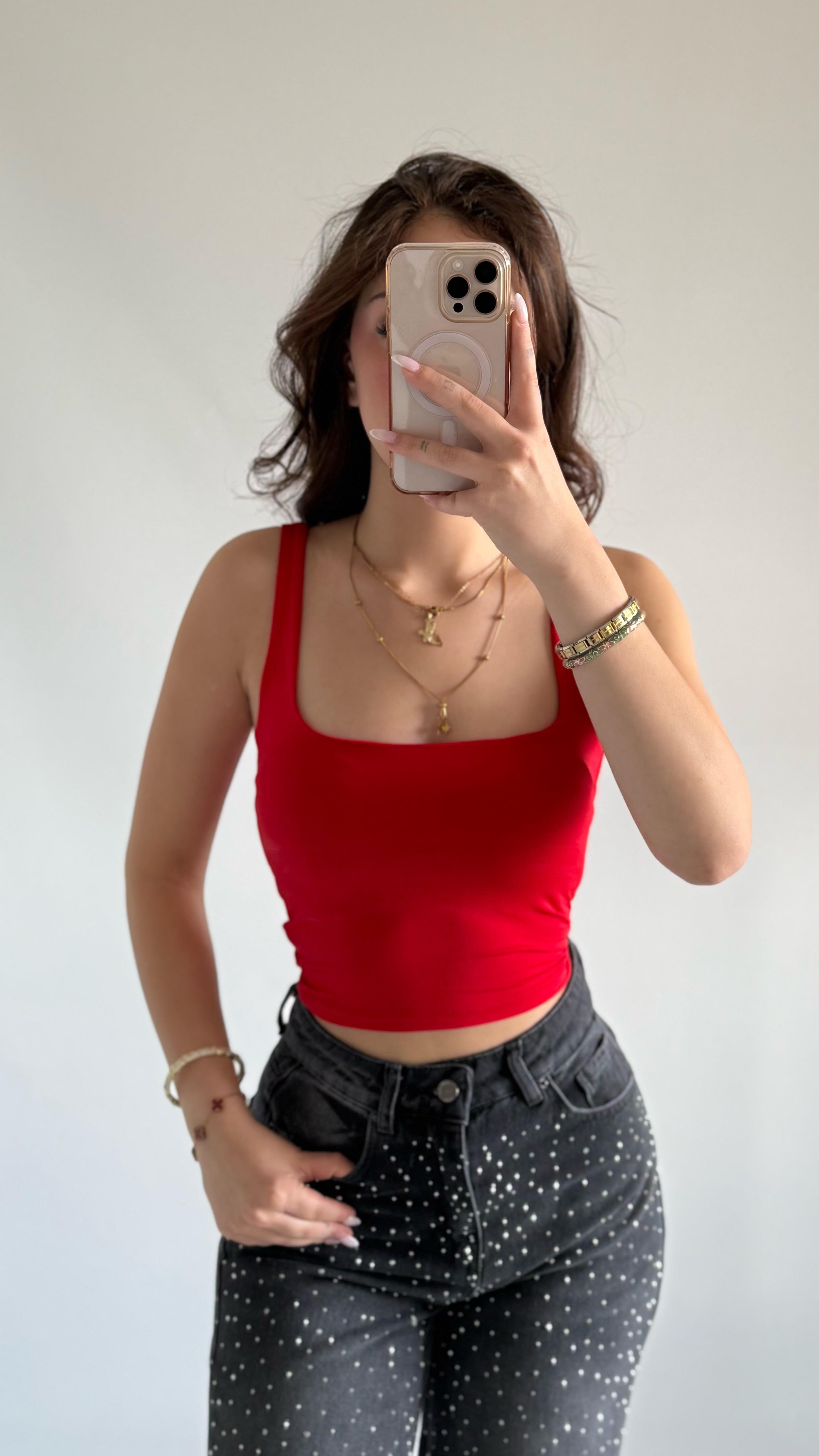 Kare Yaka Kalın Askı Crop Atlet Kırmızı