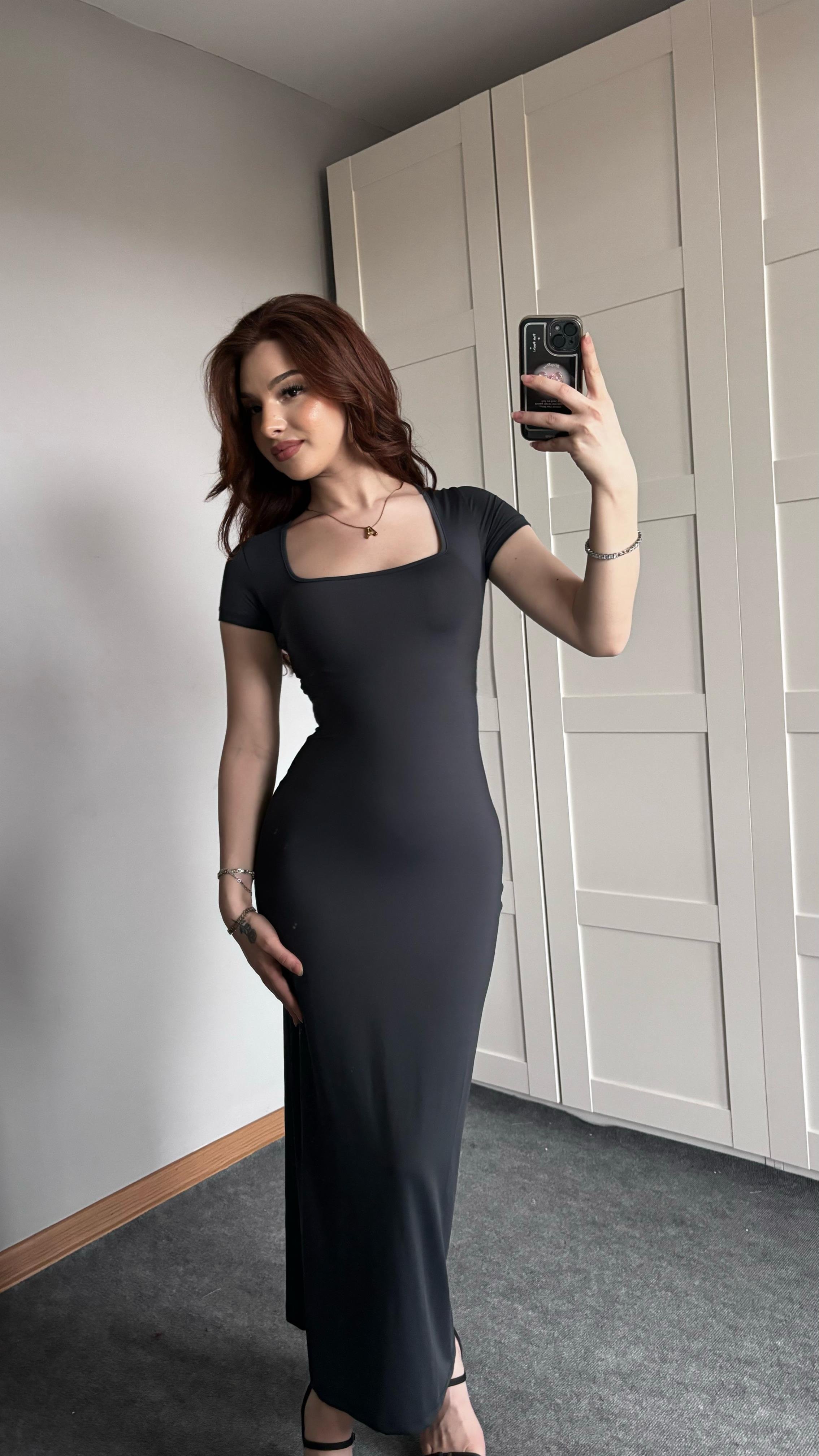 Kare Yaka Kısa Kol Gri Elbise
