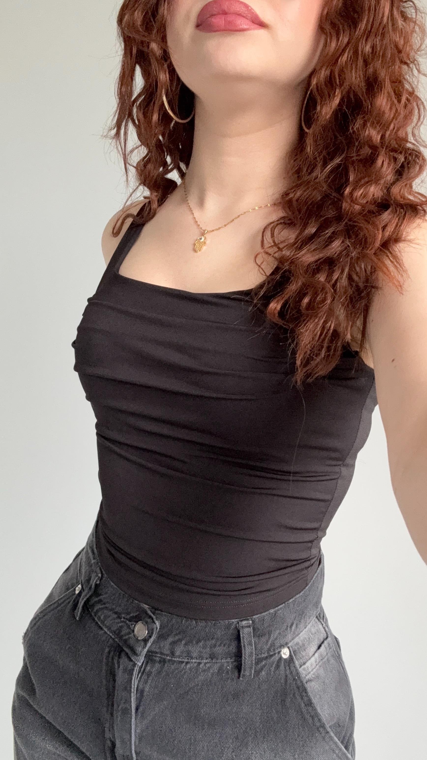 Kare Yaka Önü Dökümlü Crop Siyah