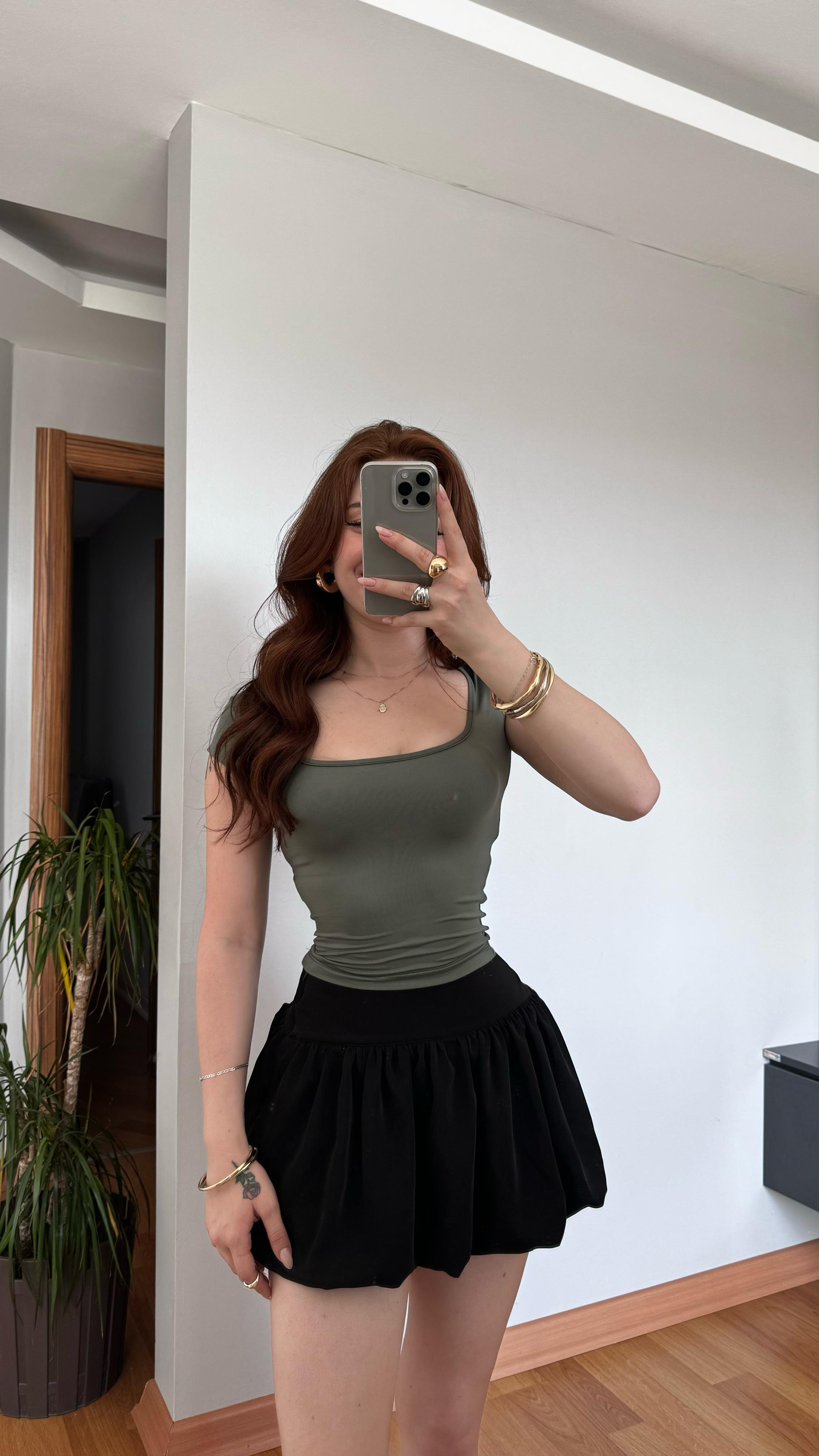 Kare Yaka Sandy Haki Yeşil Tişört