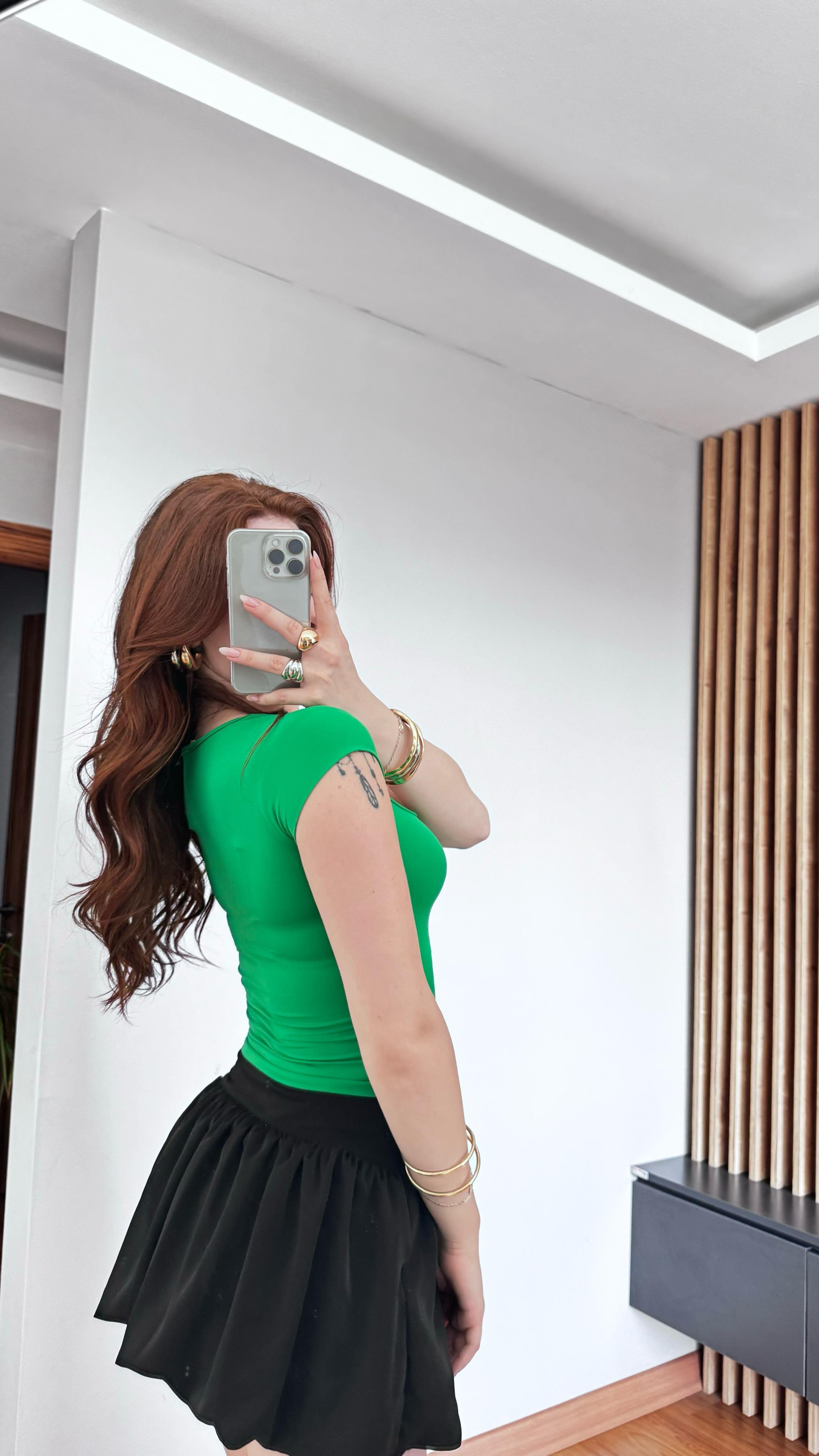 Kare Yaka Sandy Yeşil Tişört