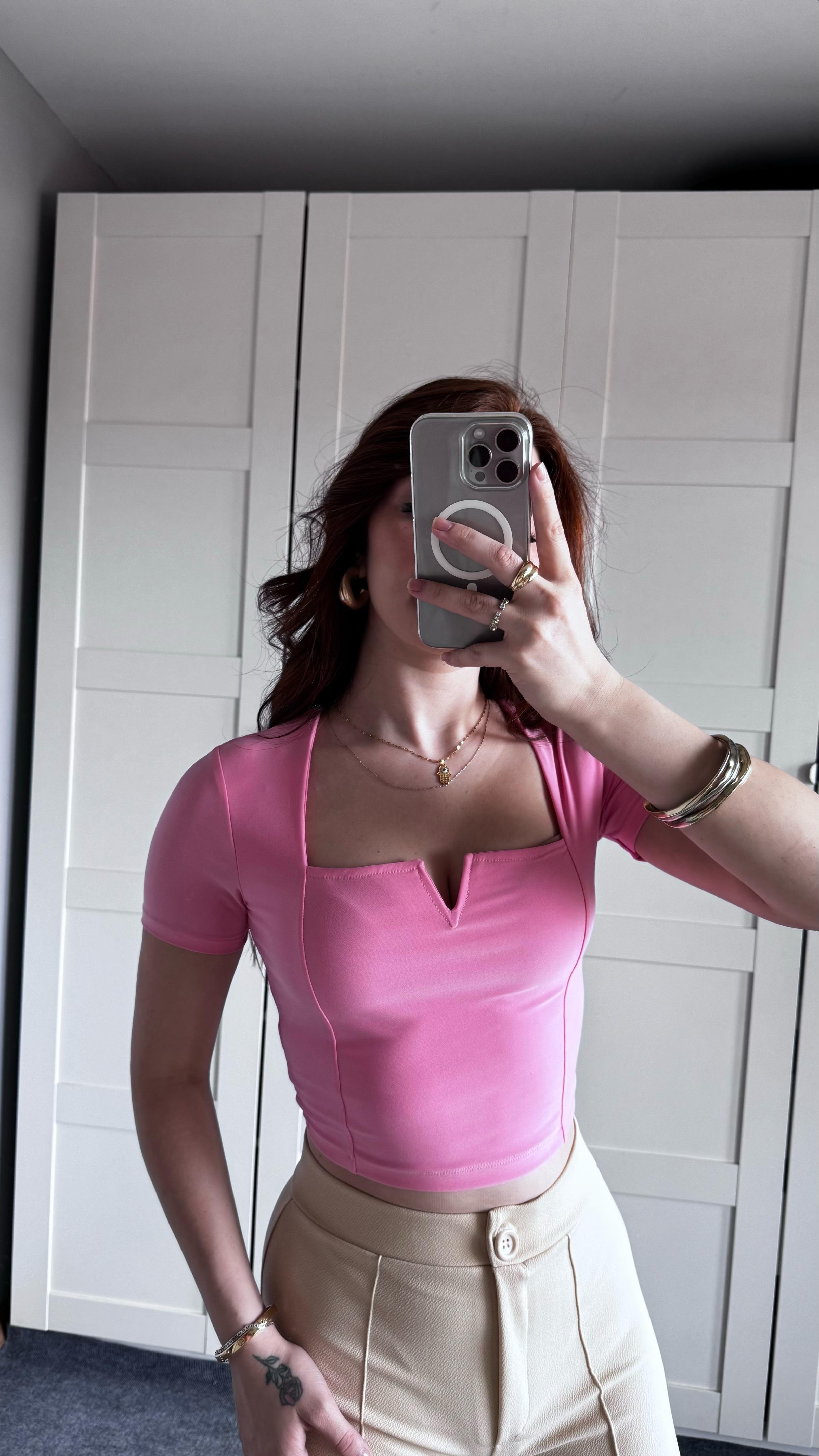 Kare Yaka V Demir Pembe Crop