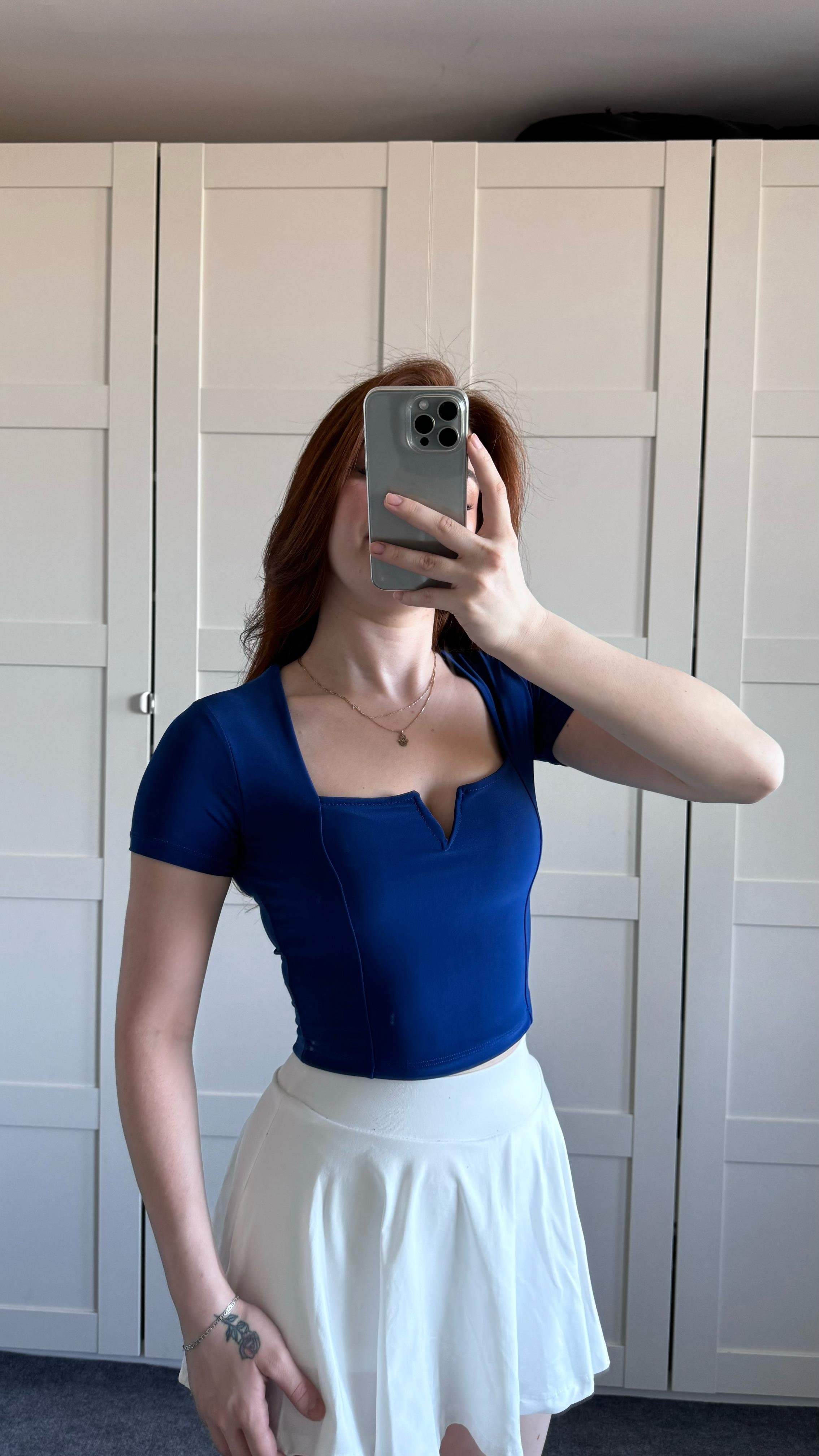 Kare Yaka V Demir Saks Mavisi Crop