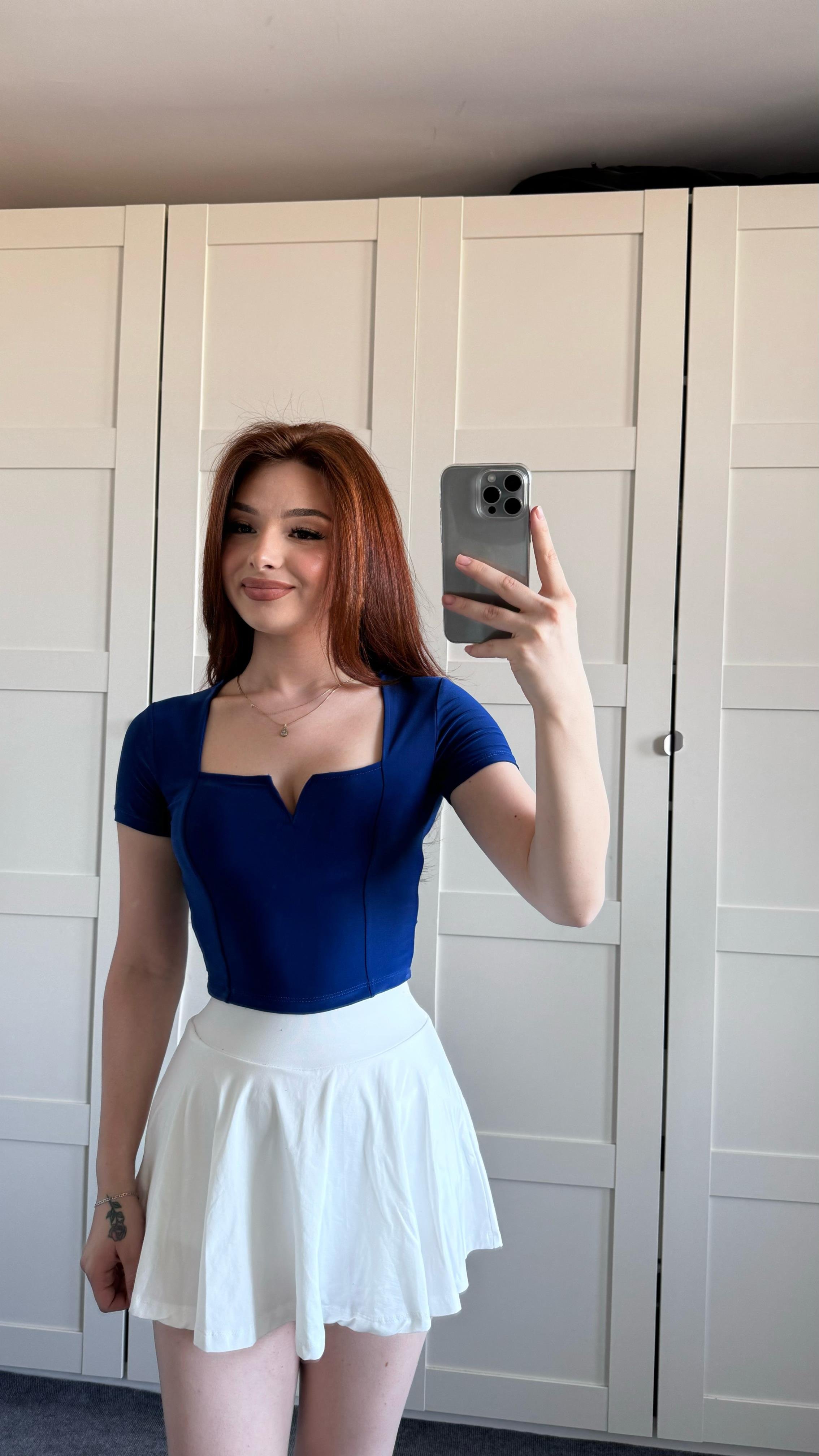 Kare Yaka V Demir Saks Mavisi Crop