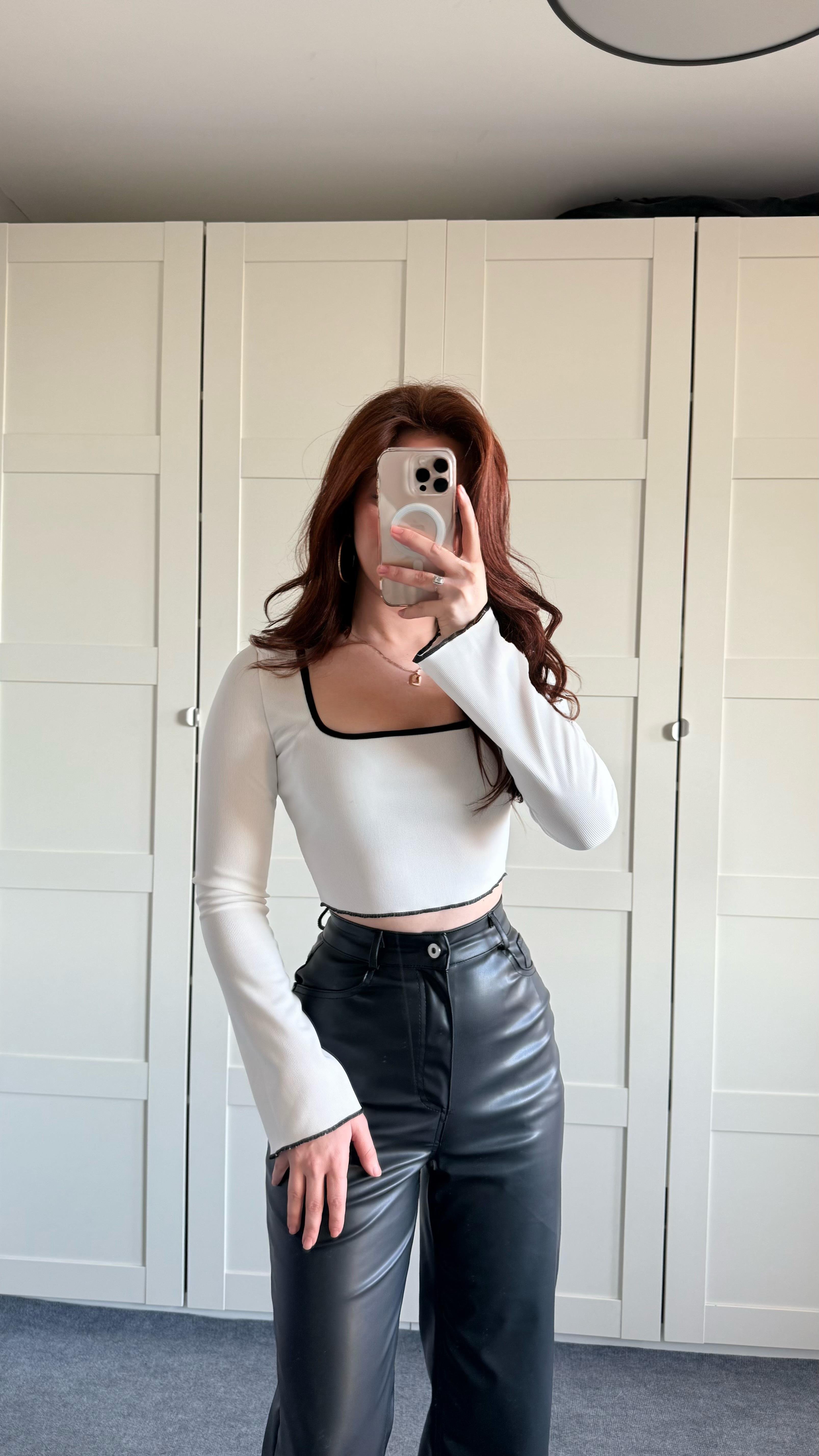 Kare Yaka Volanlı Kol Crop Beyaz