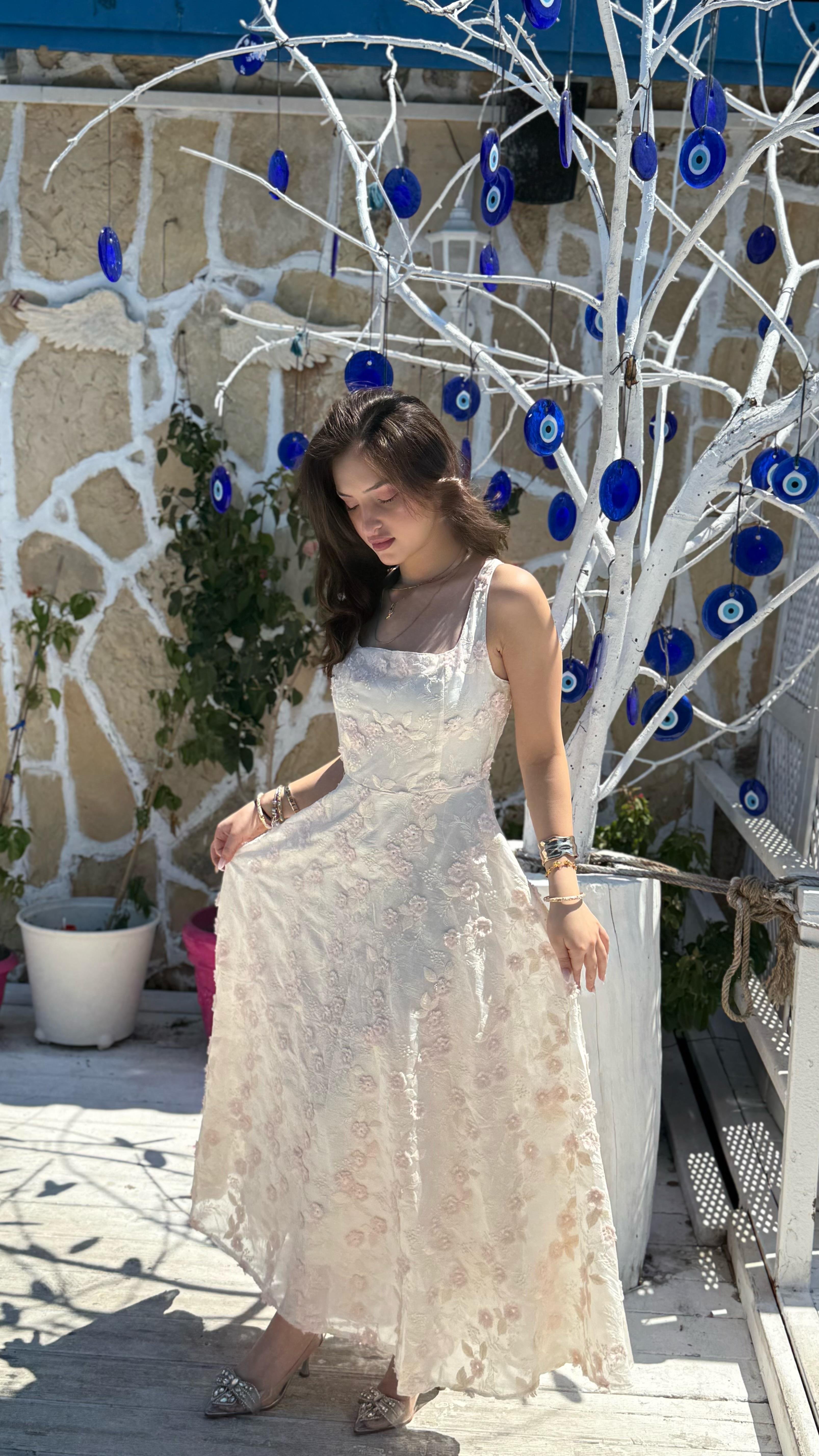 Katherine Pembe Nakışlı Kare Yaka Elbise Ekru