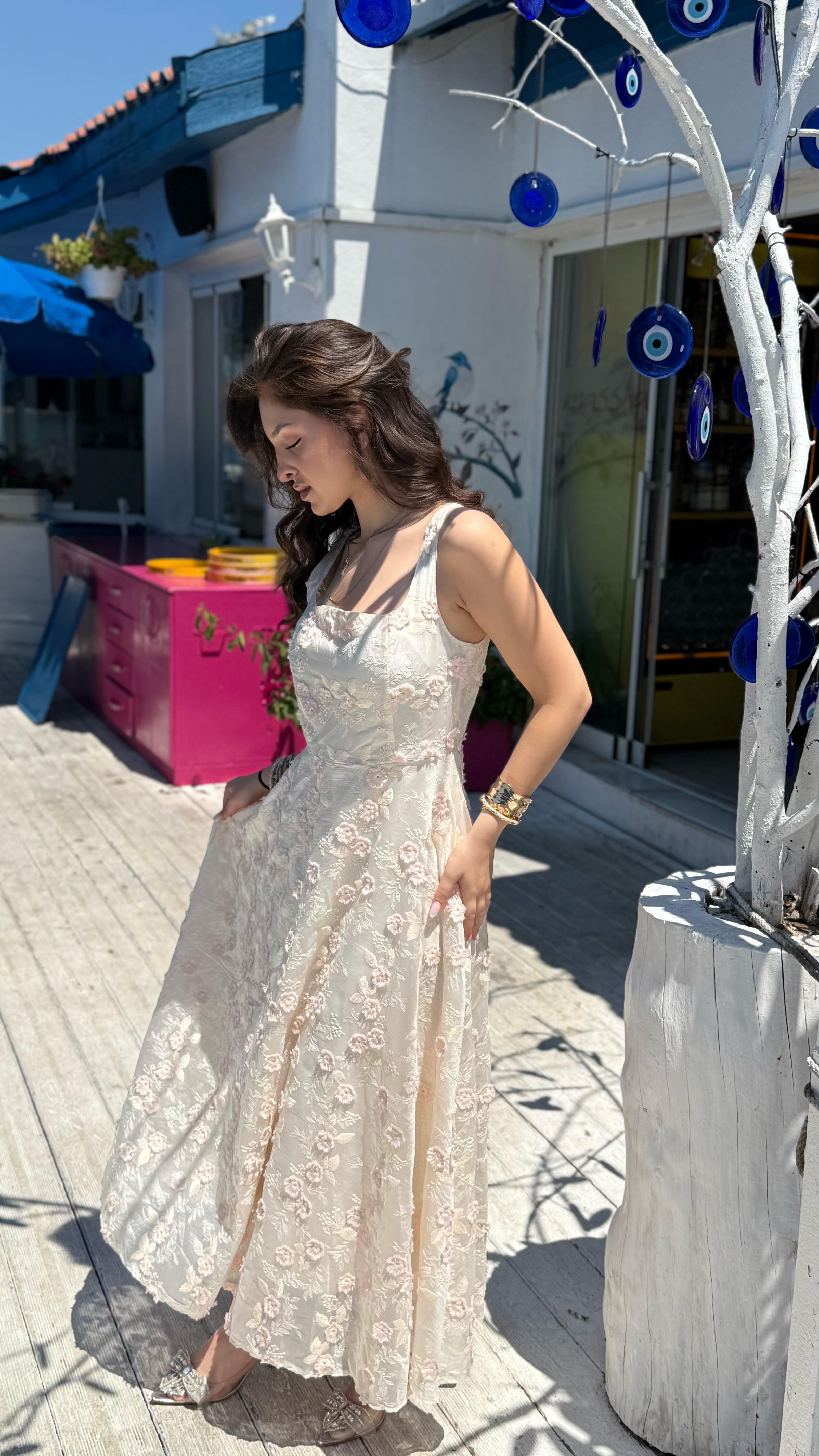 Katherine Pembe Nakışlı Kare Yaka Elbise Ekru