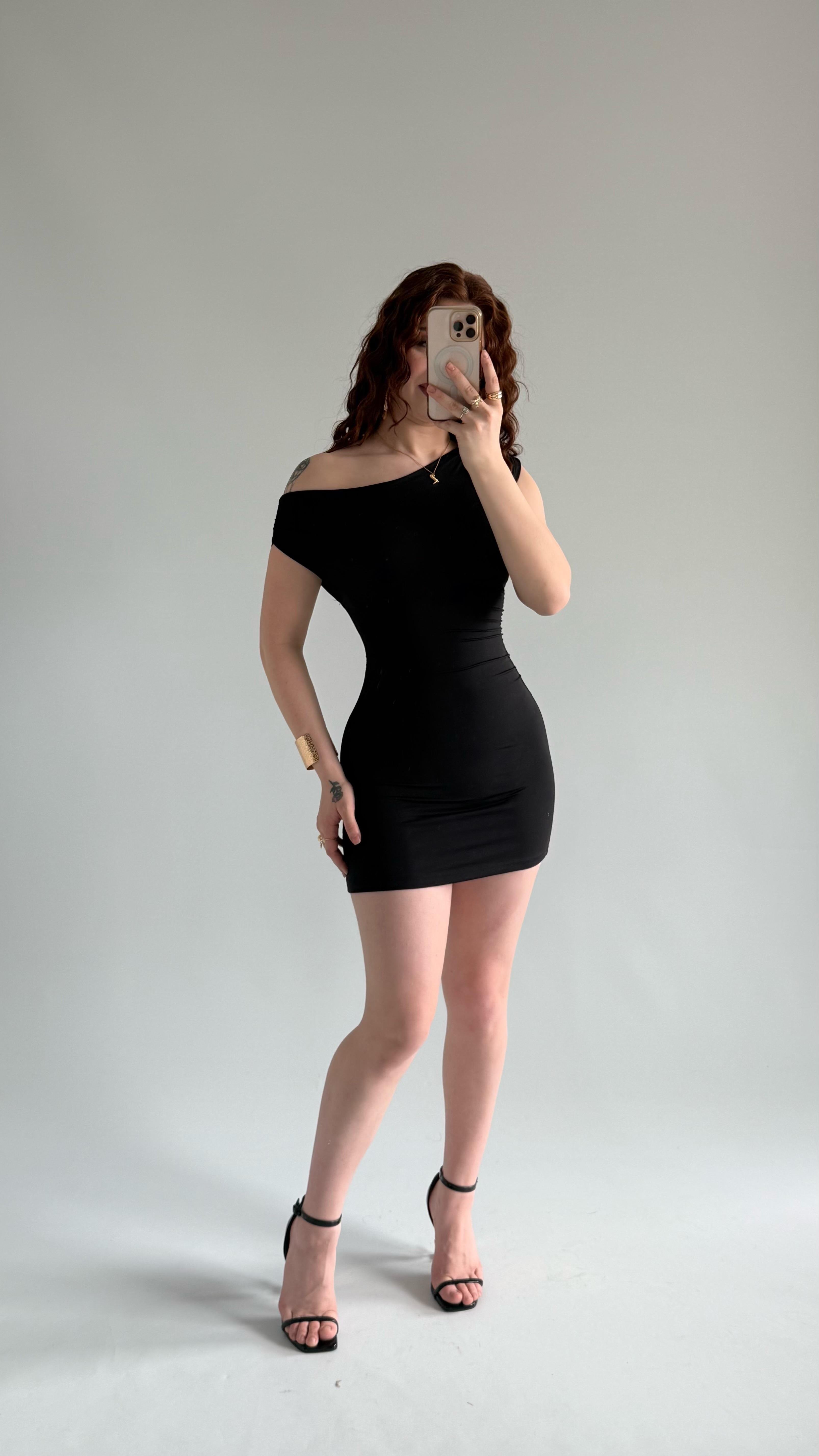 Kayık Yaka Mini Elbise Siyah