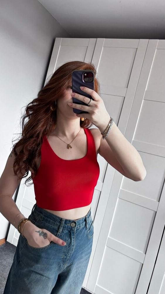 Kırmızı U Yaka Crop
