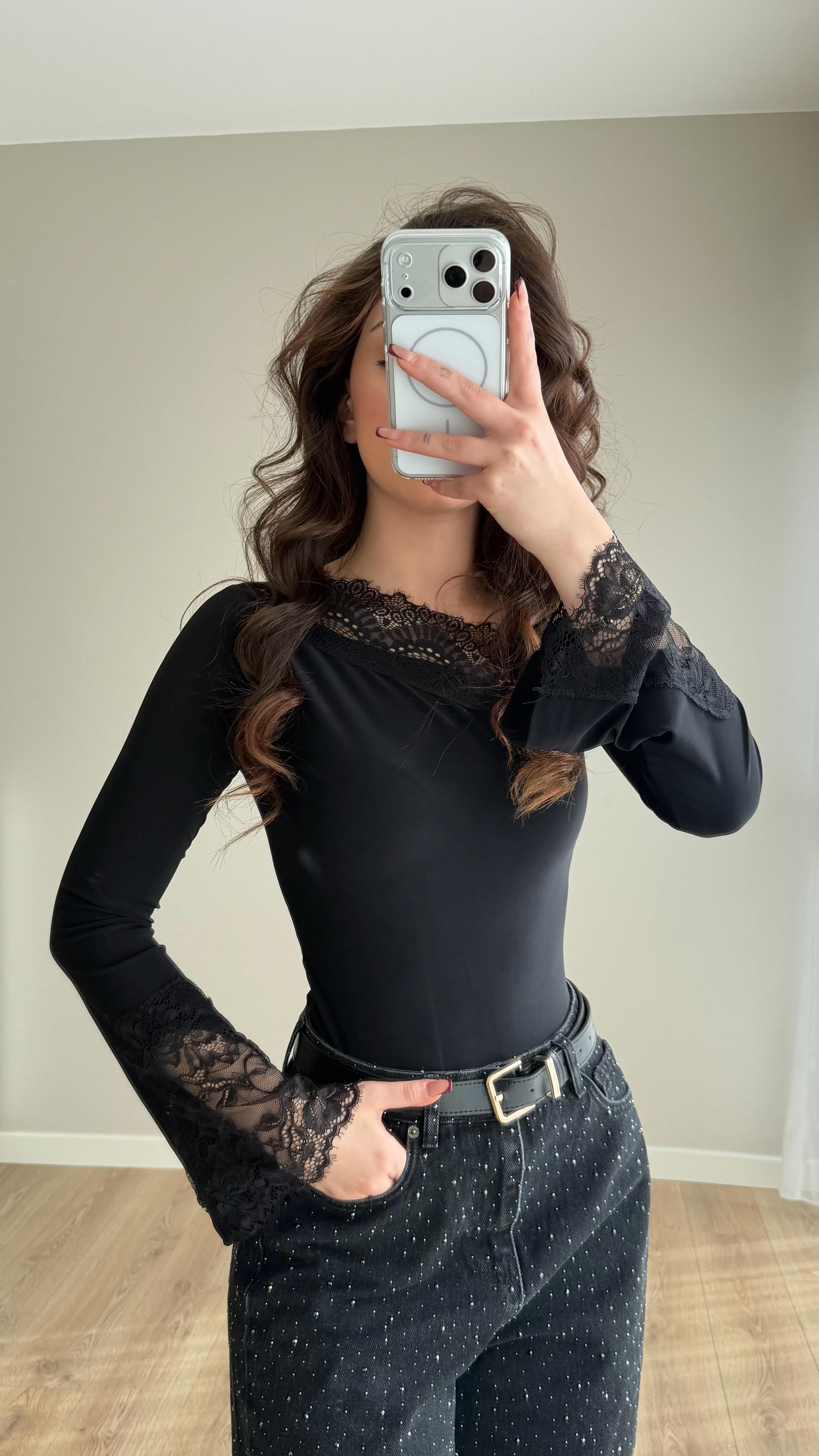 Kol Dantel Detay Bluz Siyah