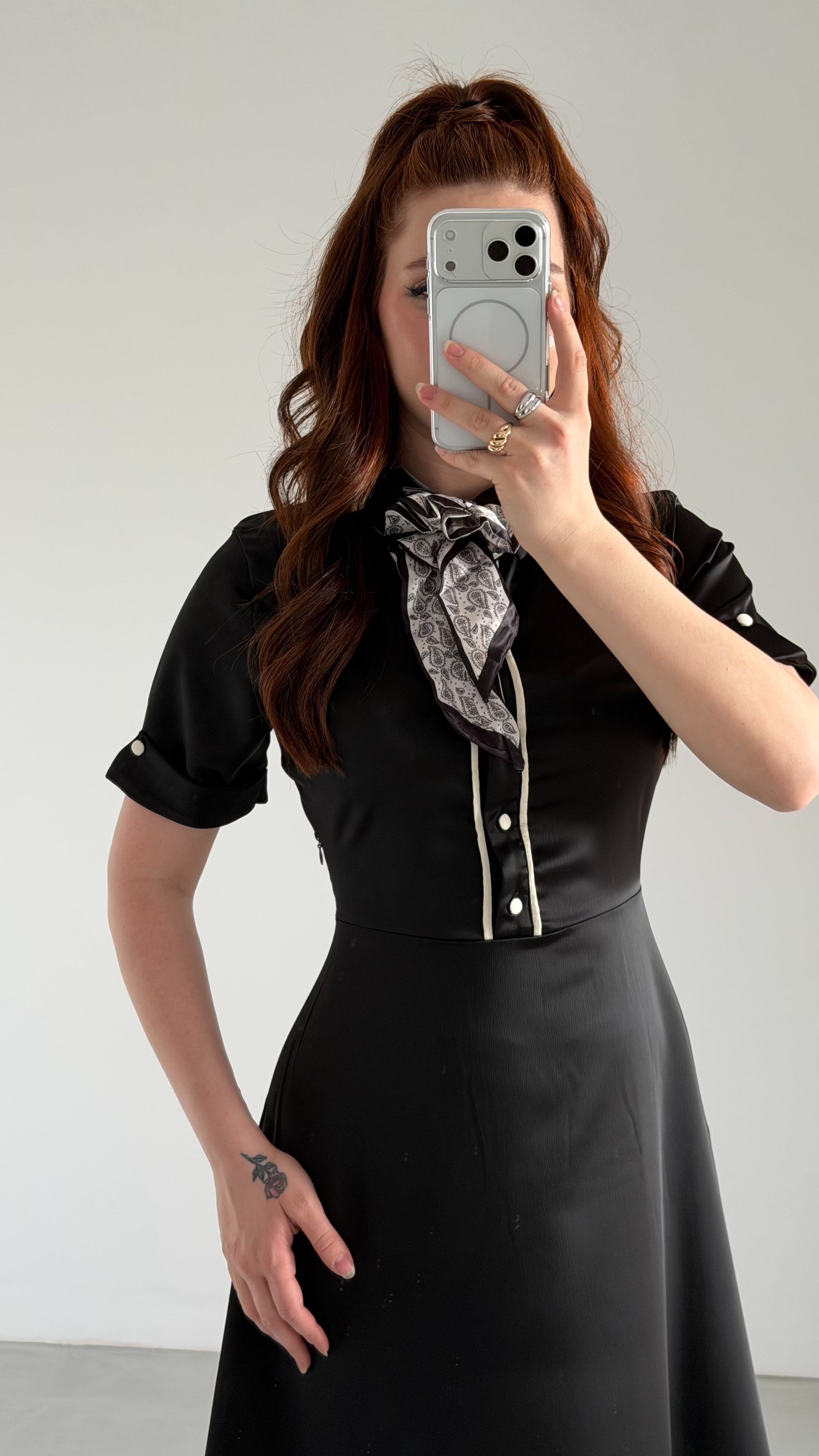 Lady Saten Fularlı Elbise Siyah