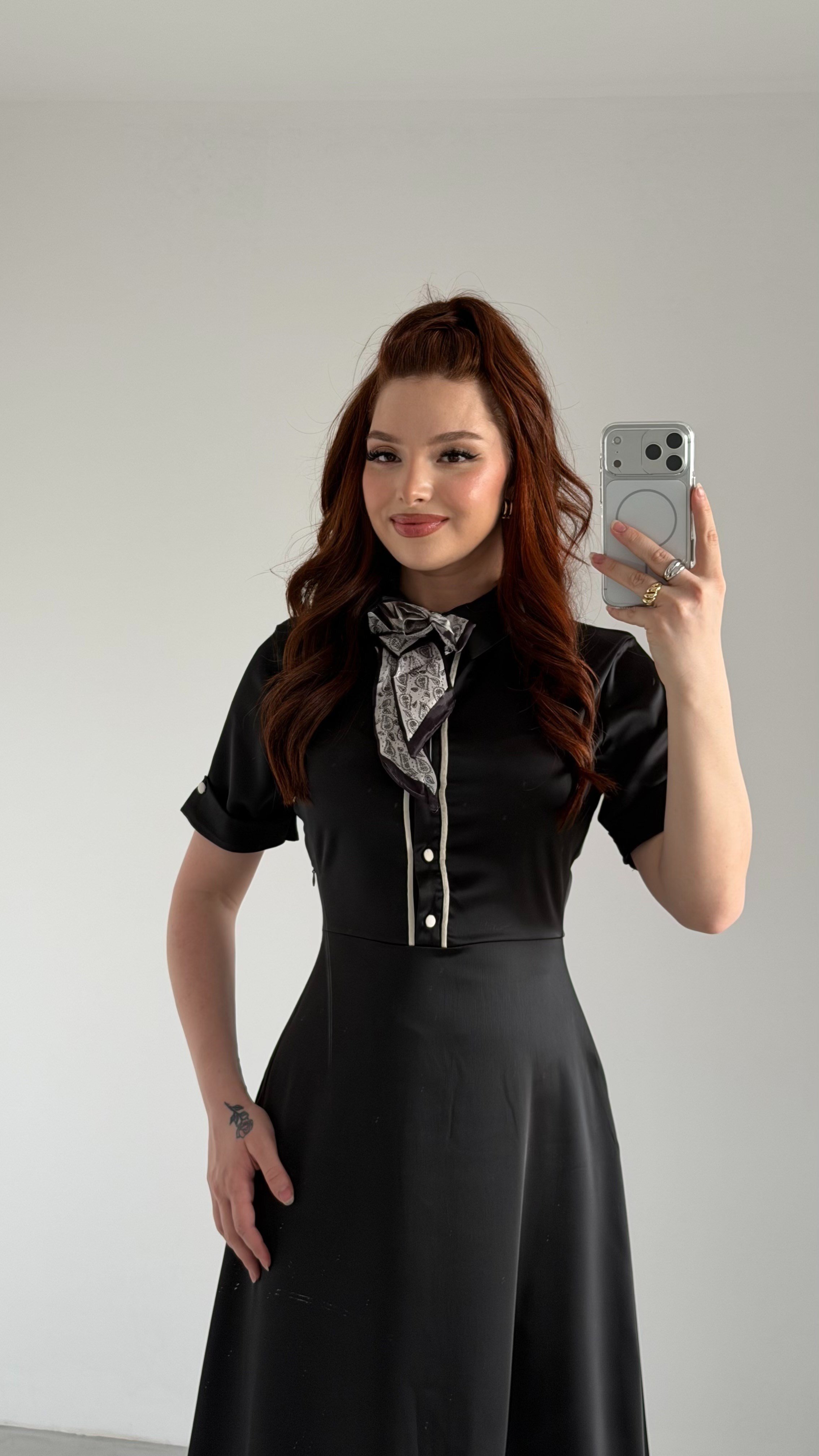 Lady Saten Fularlı Elbise Siyah