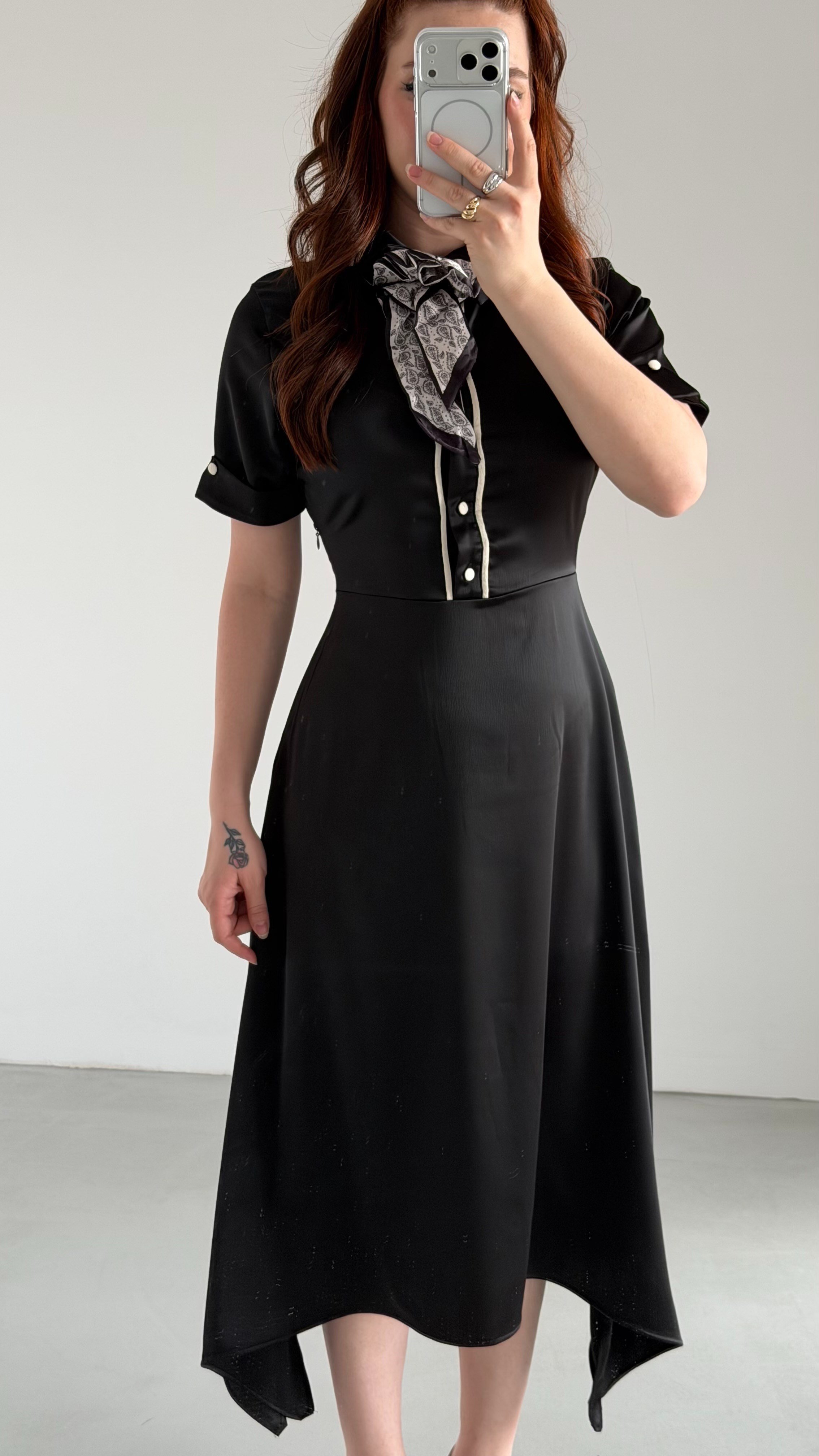 Lady Saten Fularlı Elbise Siyah