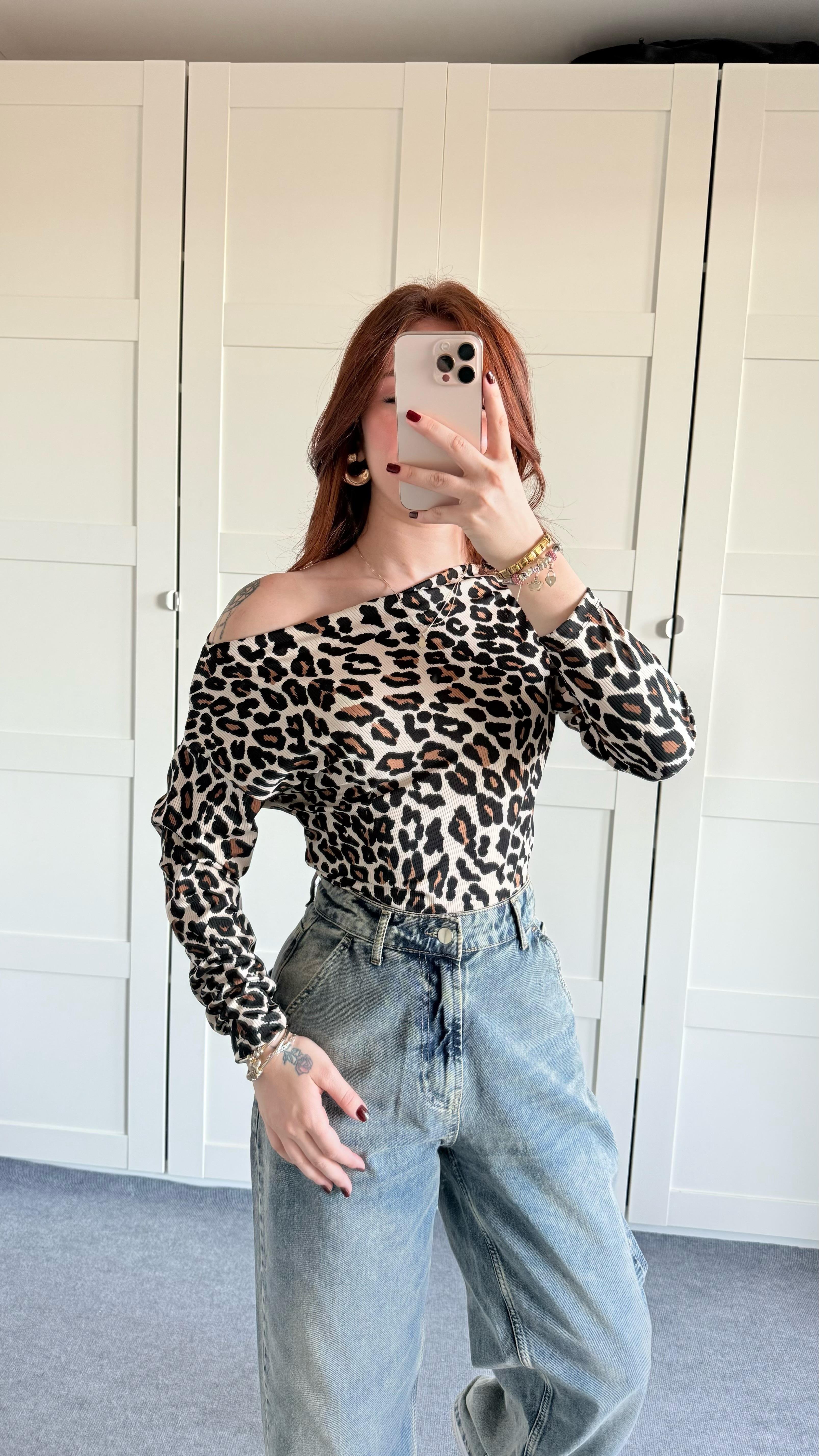 Leopar Kayık Yaka Bluz