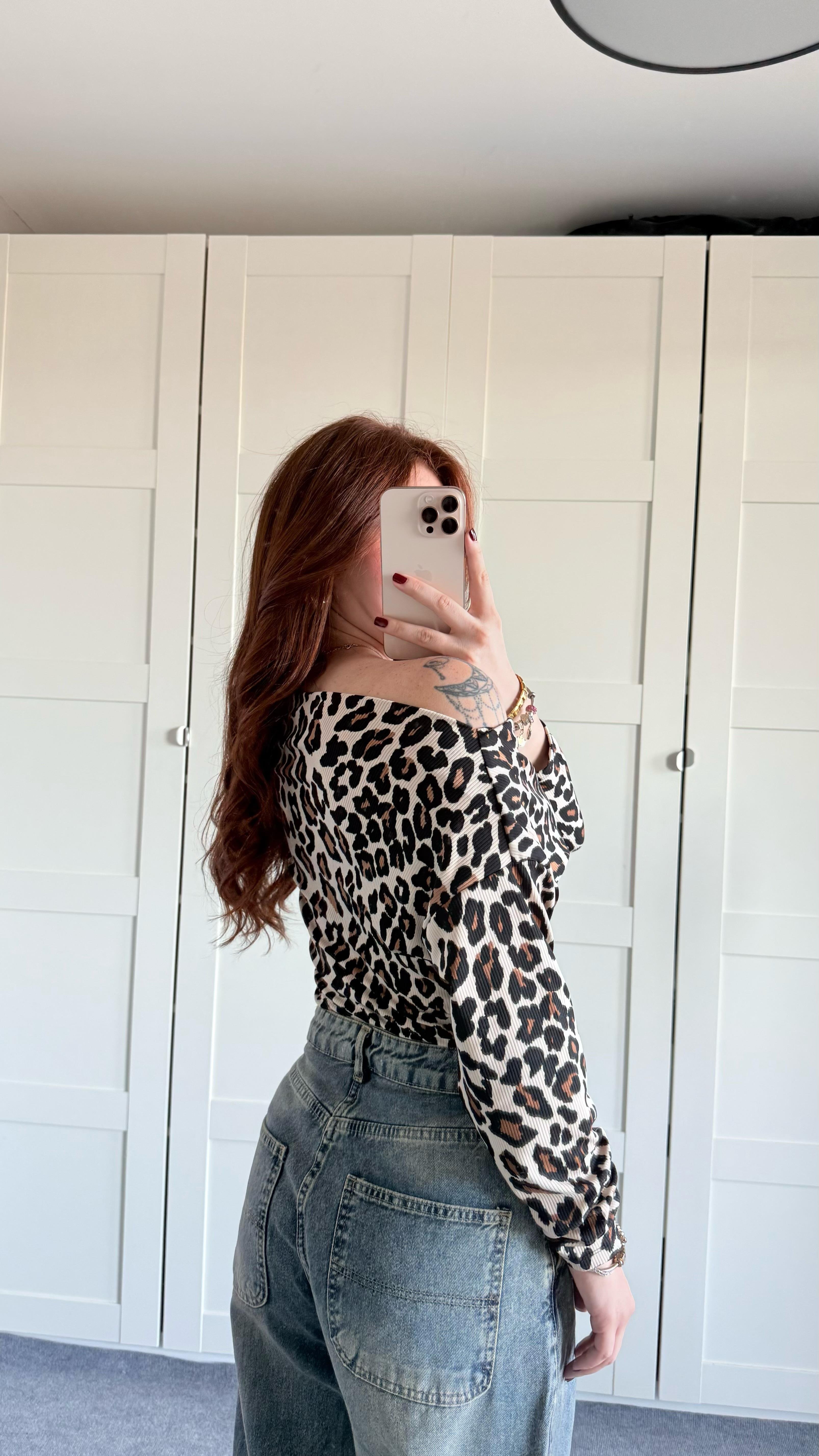 Leopar Kayık Yaka Bluz