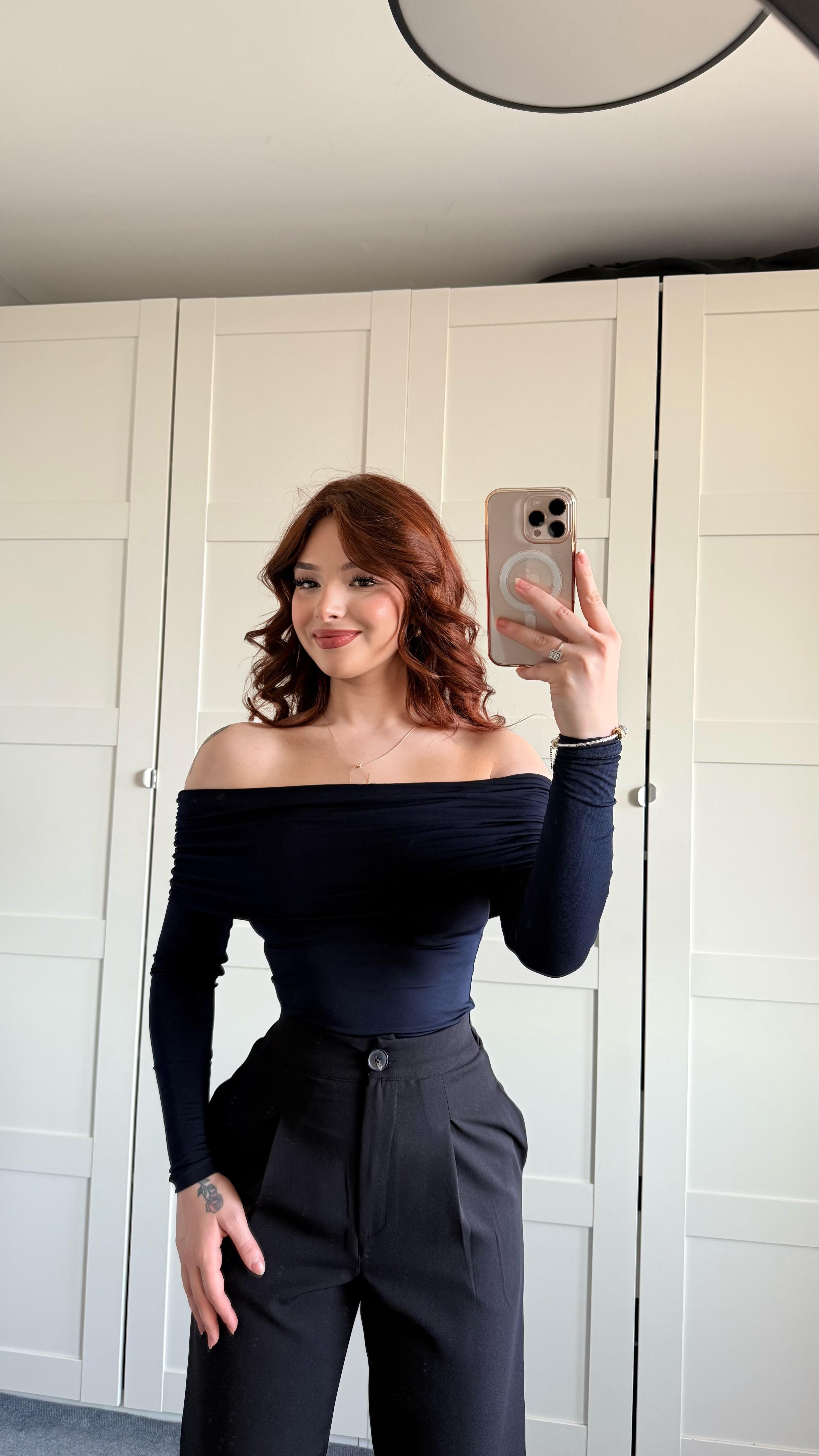 Lili Madonna Yaka Uzun Kol Crop Lacivert
