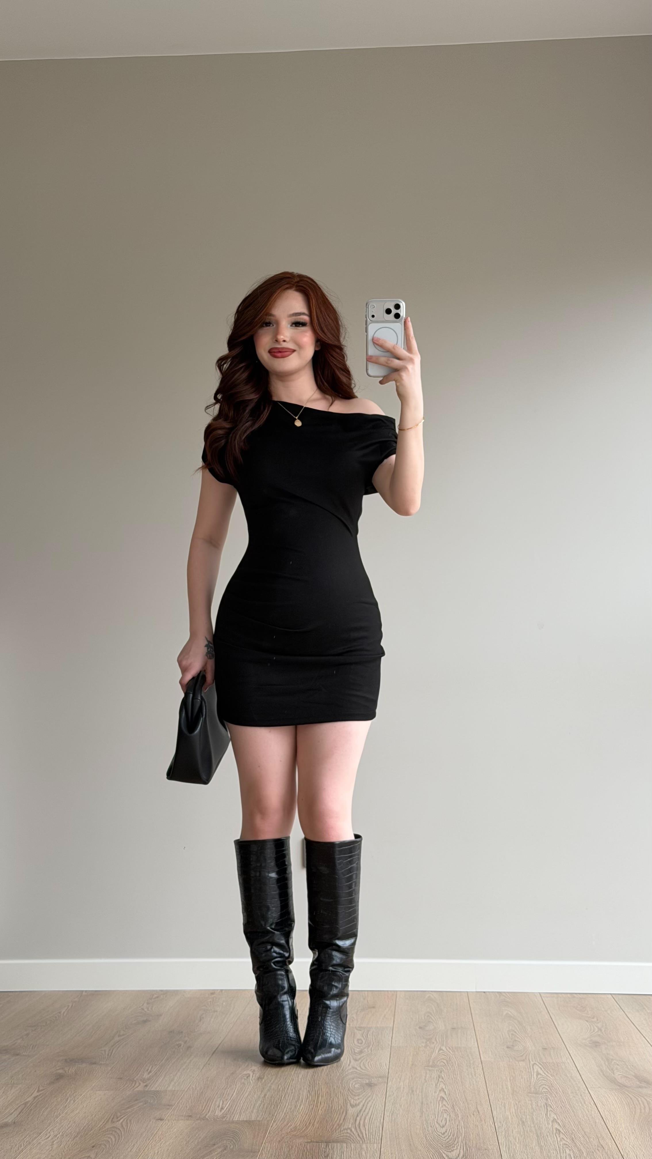 Lolita Düşük Omuz Mini Siyah Elbise