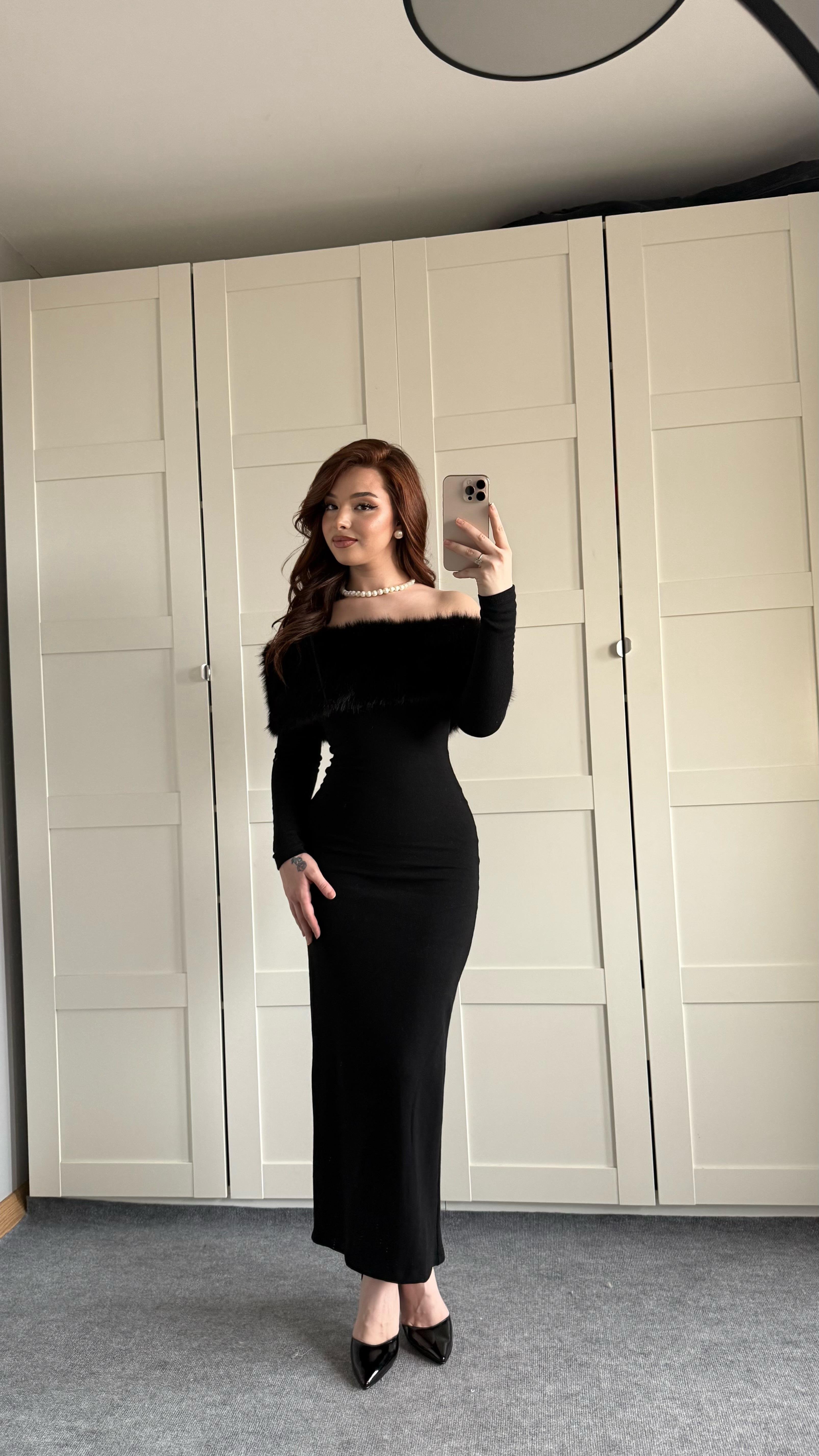 Madonna Kürk Yaka Siyah Elbise
