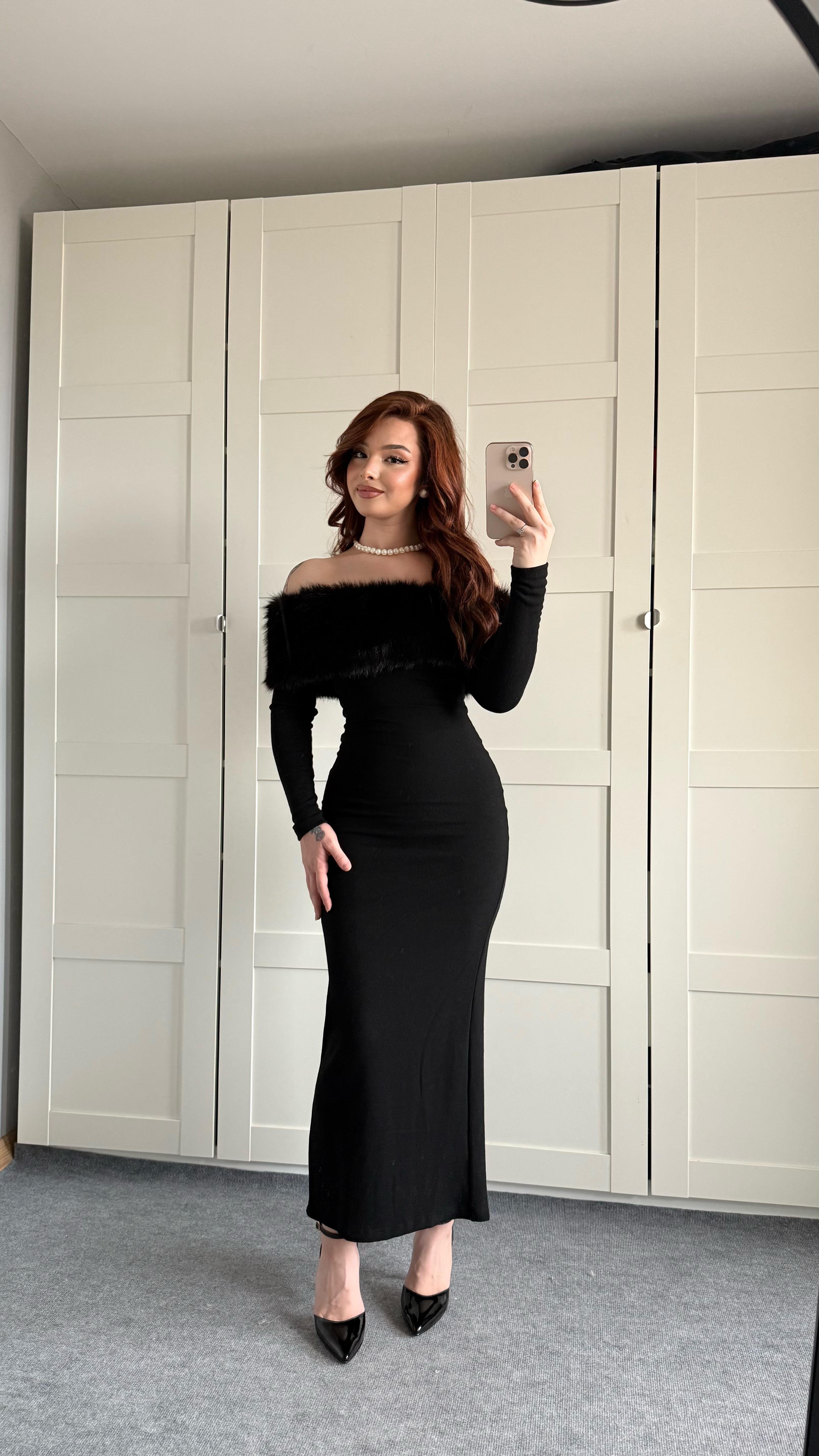 Madonna Kürk Yaka Siyah Elbise