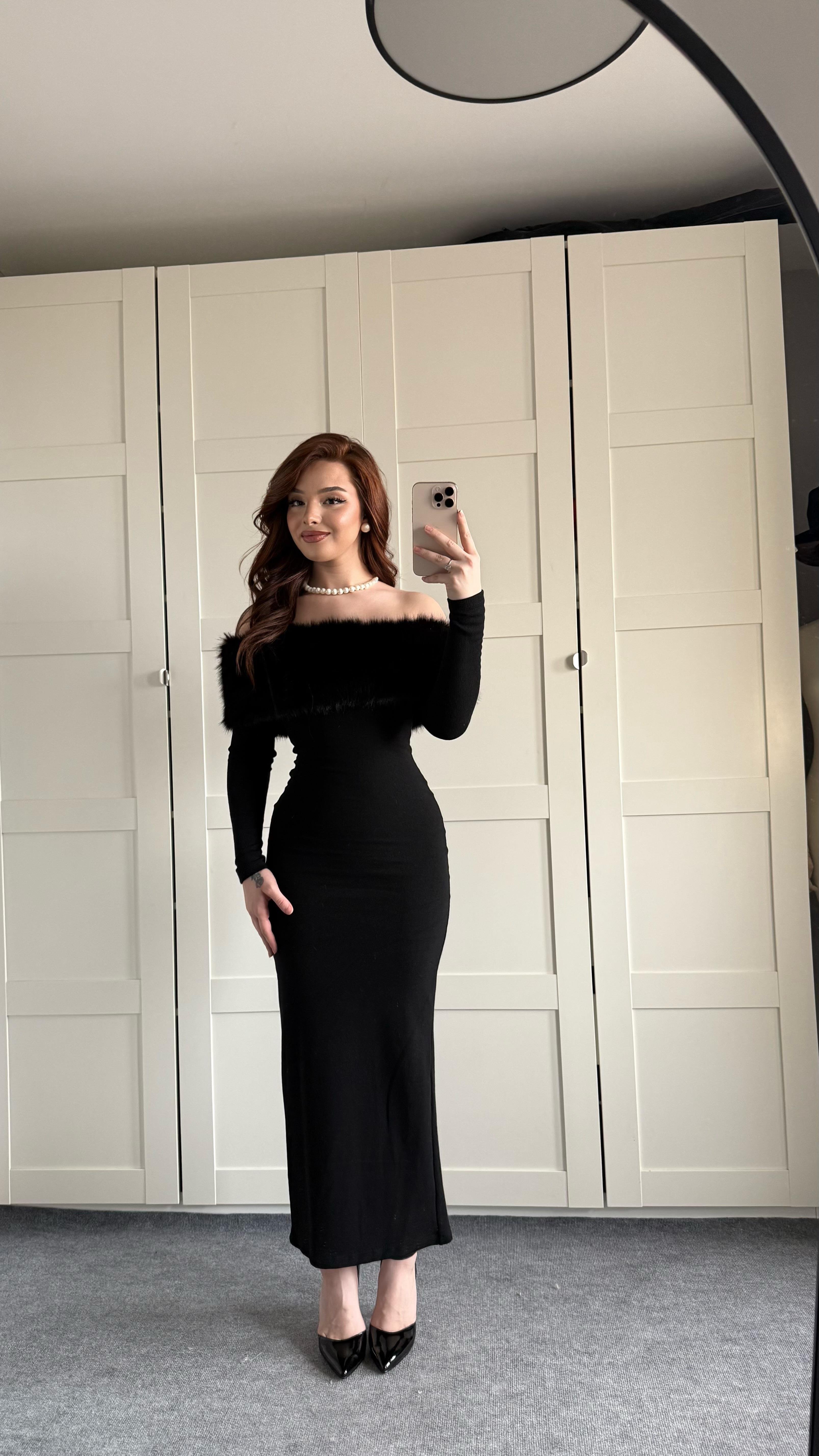 Madonna Kürk Yaka Siyah Elbise