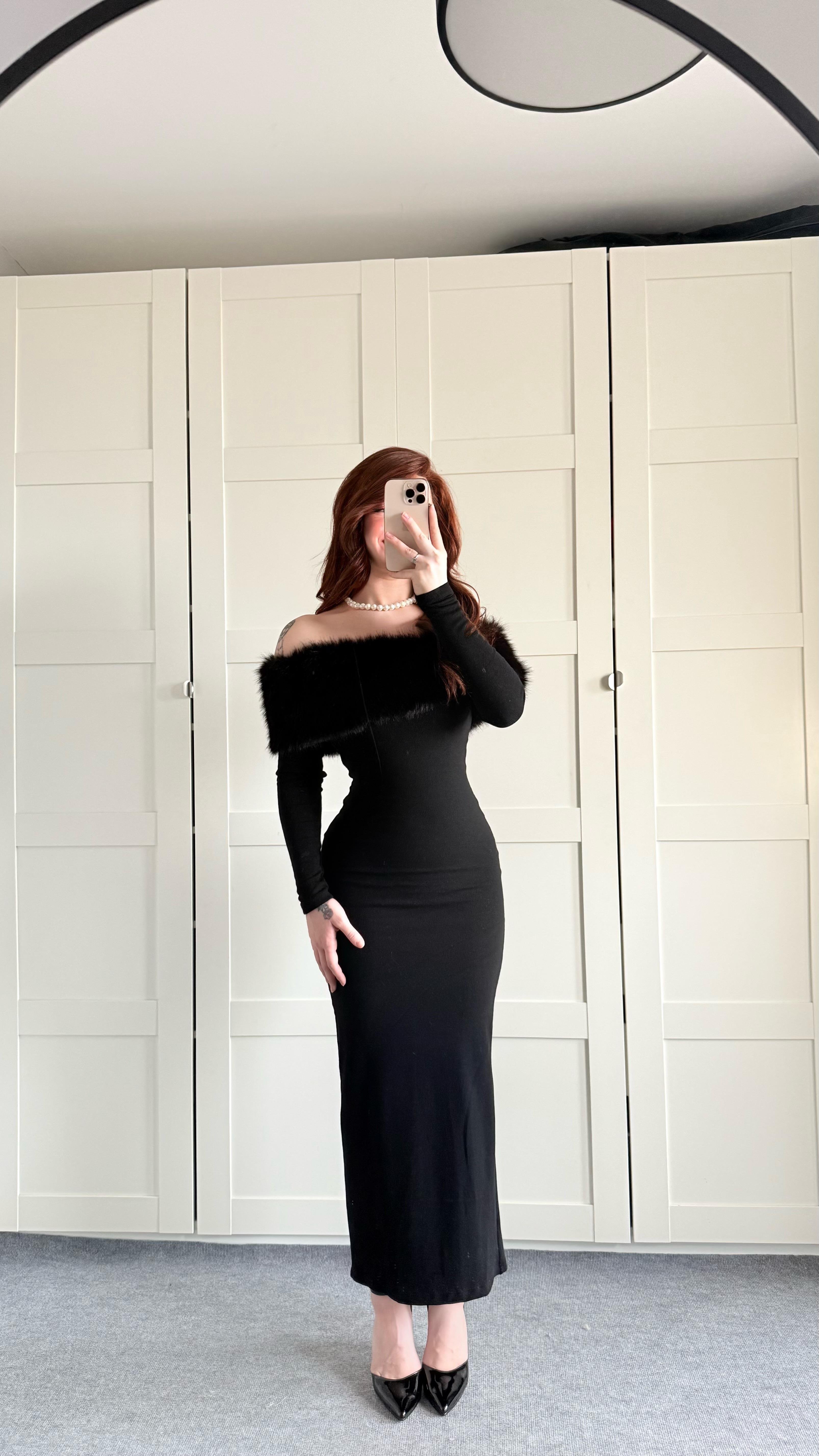 Madonna Kürk Yaka Siyah Elbise