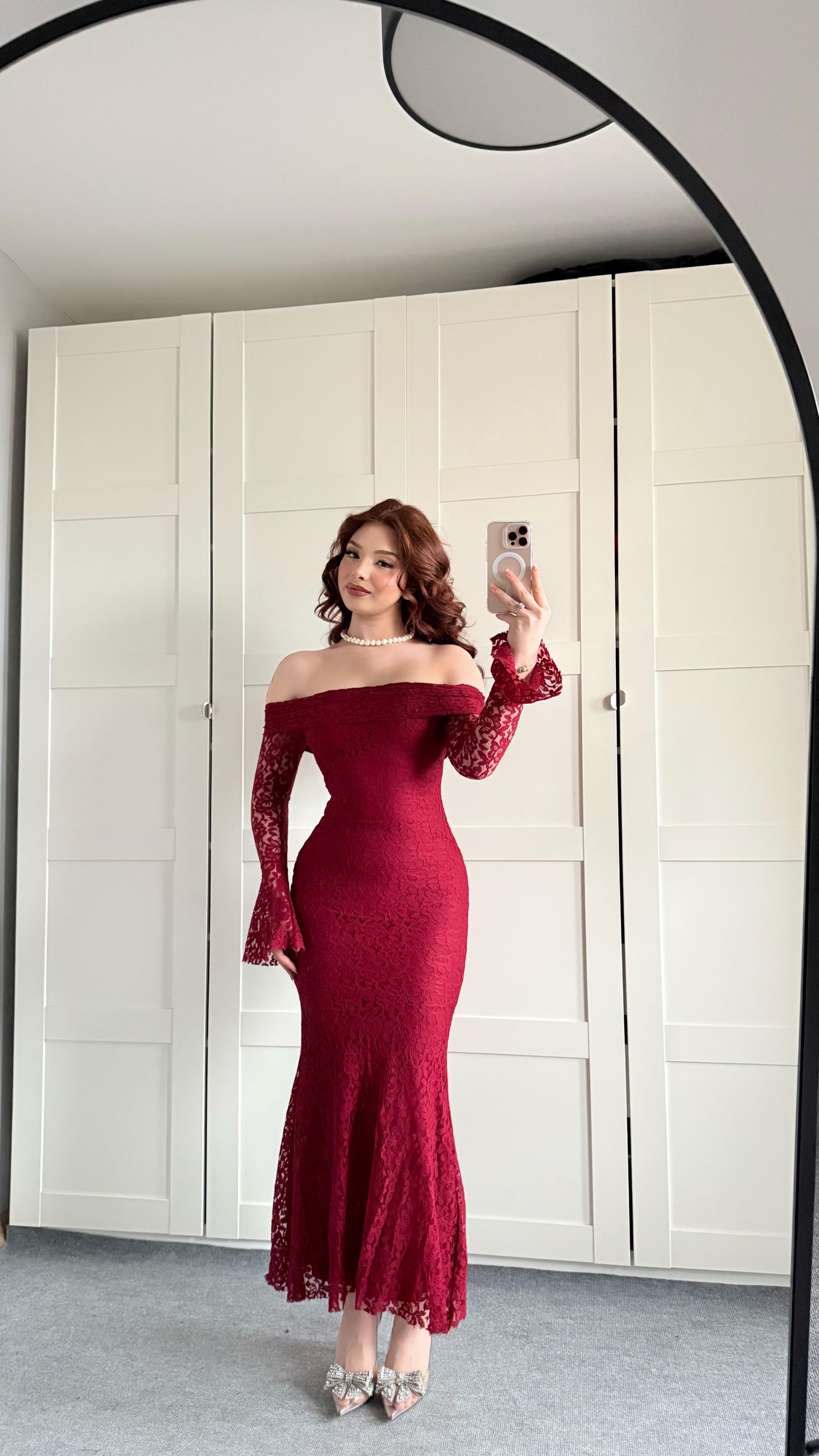 Madonna Yaka Dantel Uzun Elbise Bordo