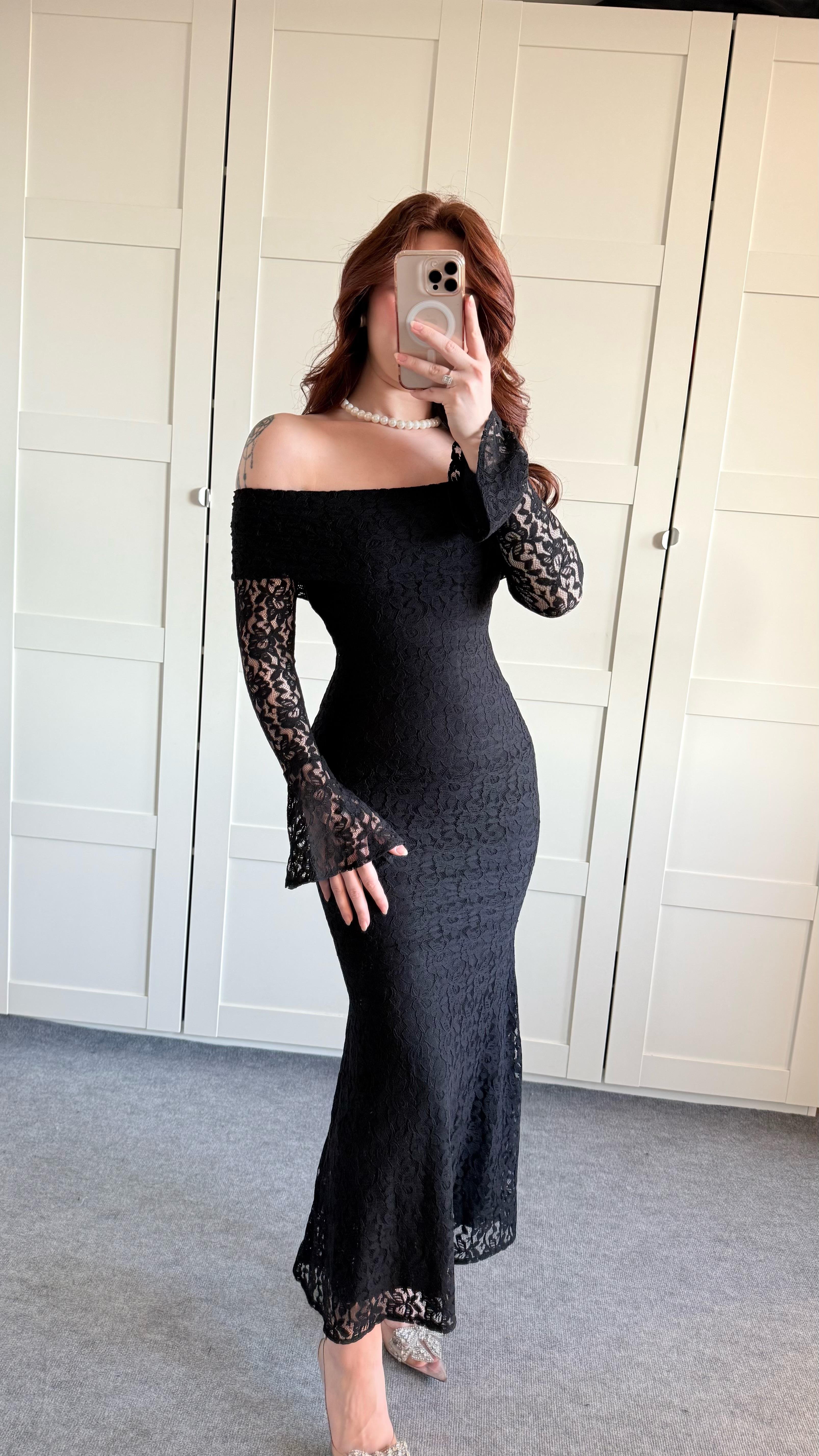 Madonna Yaka Dantel Uzun Elbise Siyah