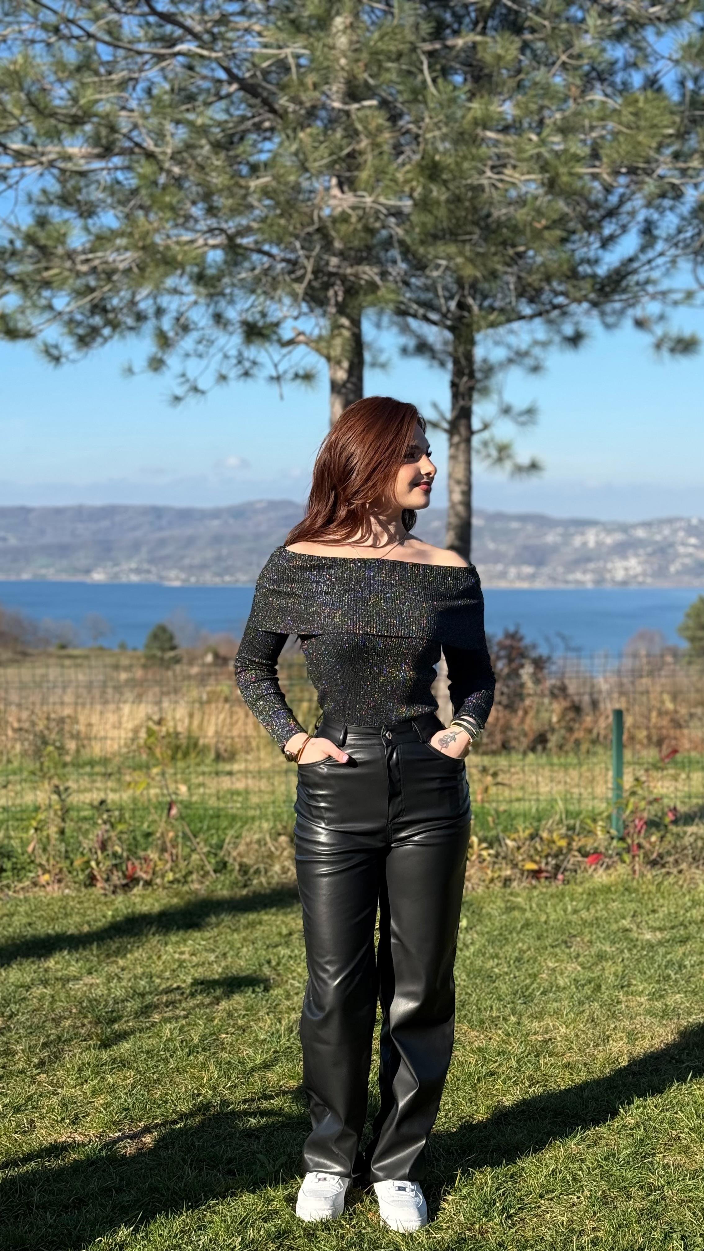 Madonna Yaka Simli Kazak Siyah