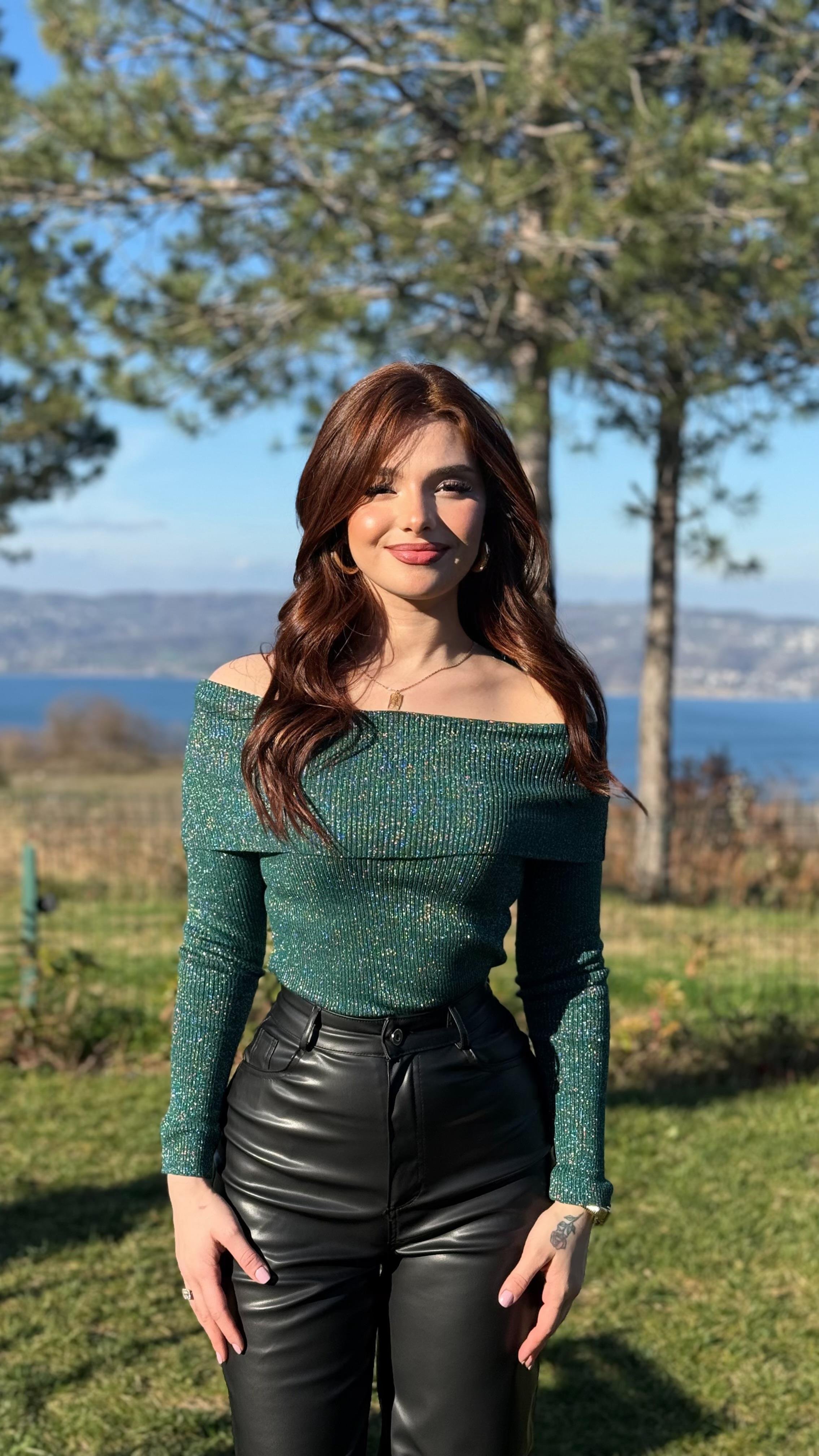 Madonna Yaka Simli Kazak Yeşil