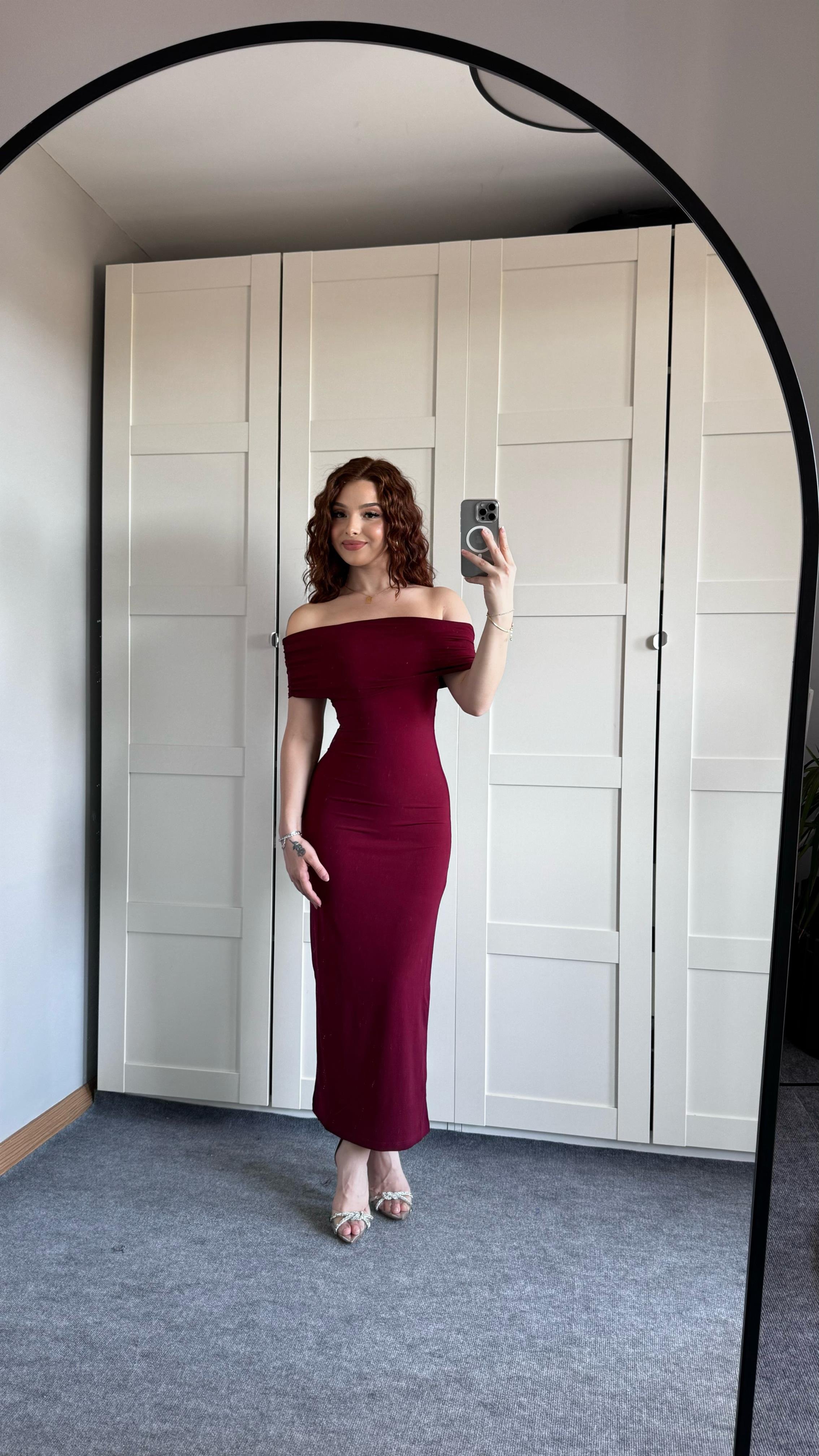 Madonna Yaka Uzun Bordo Elbise