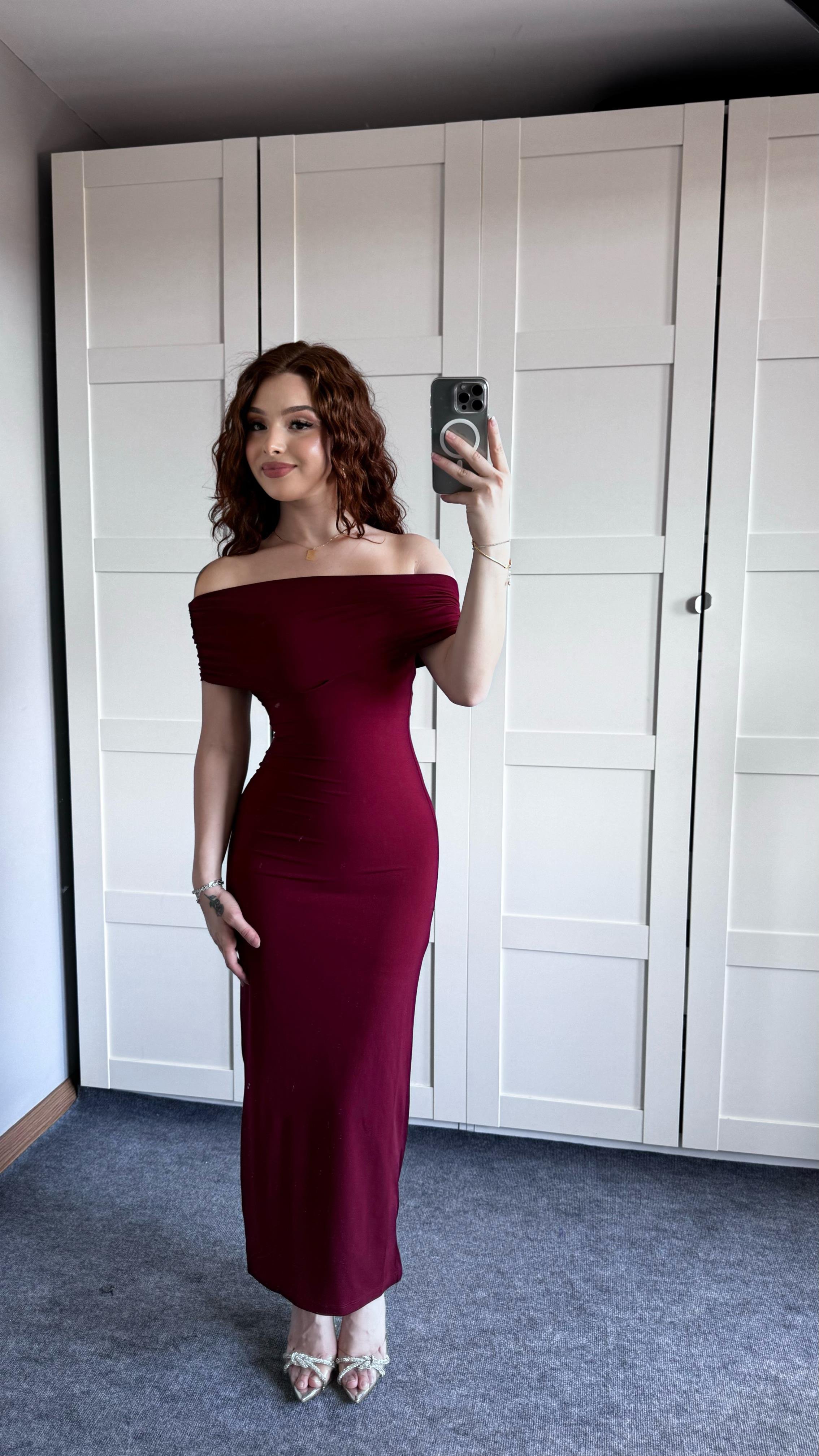 Madonna Yaka Uzun Bordo Elbise