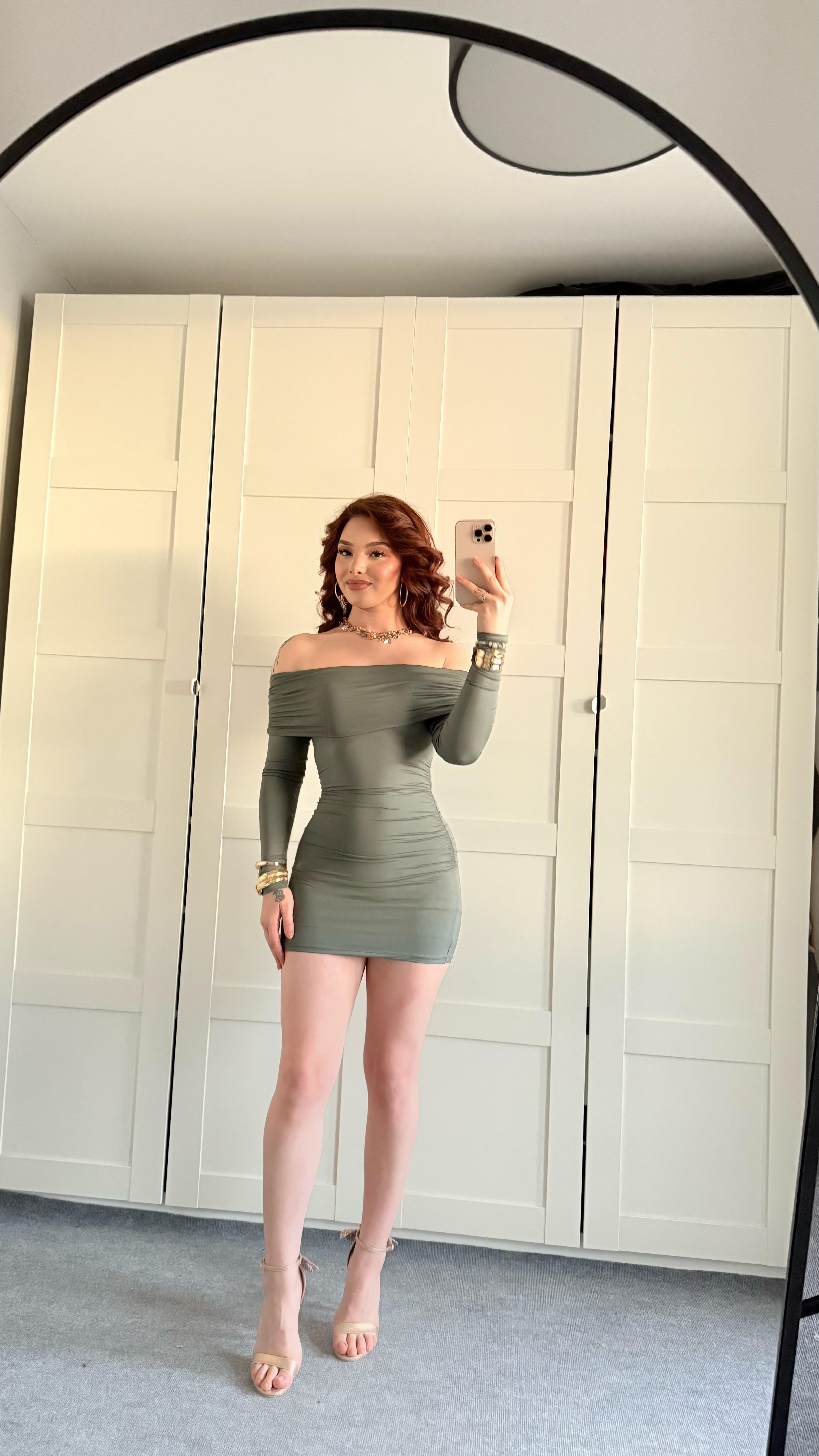 Madonna Yaka Uzun Kol Mini Elbise Haki