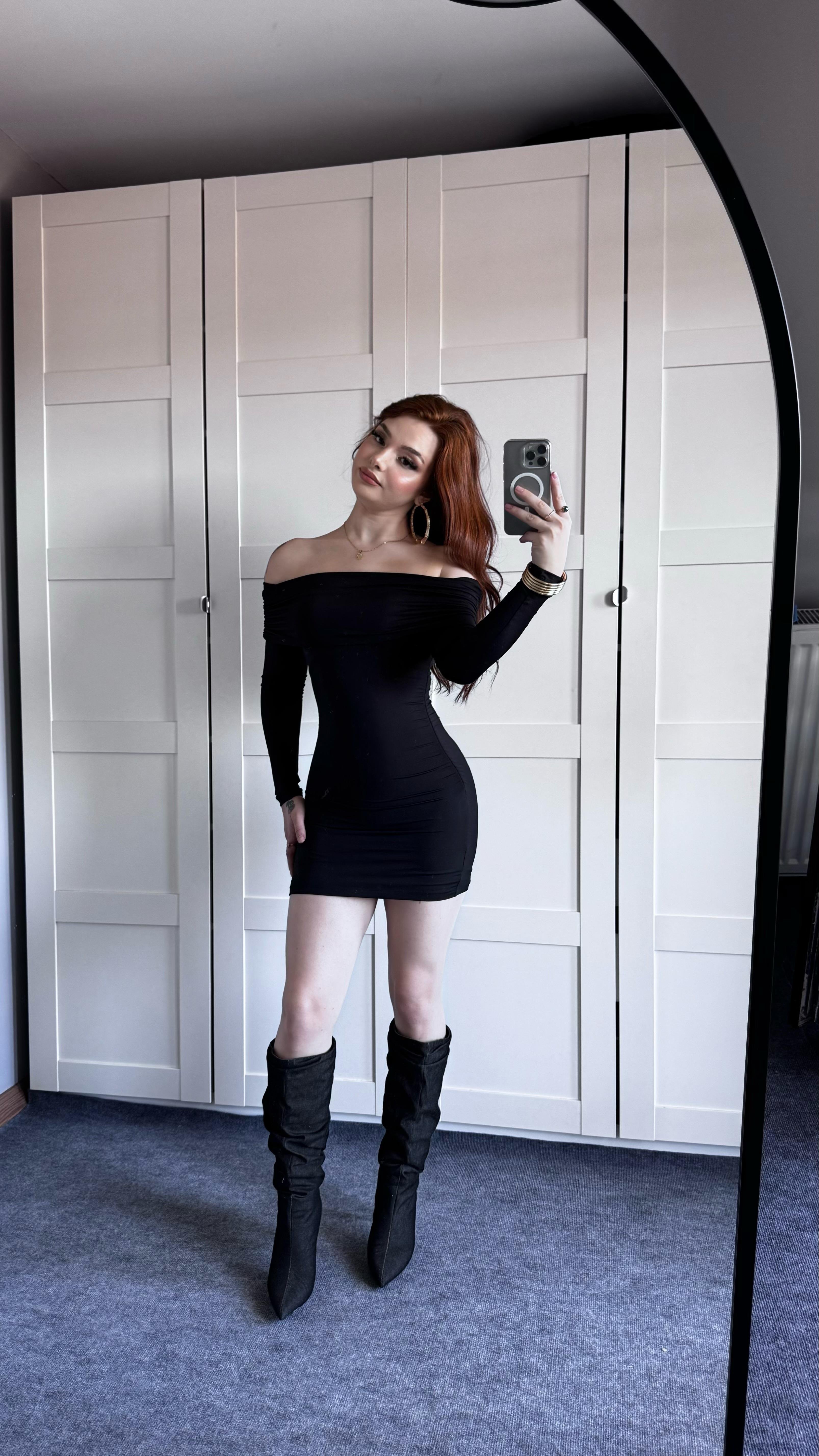 Madonna Yaka Uzun Kol Mini Elbise Siyah