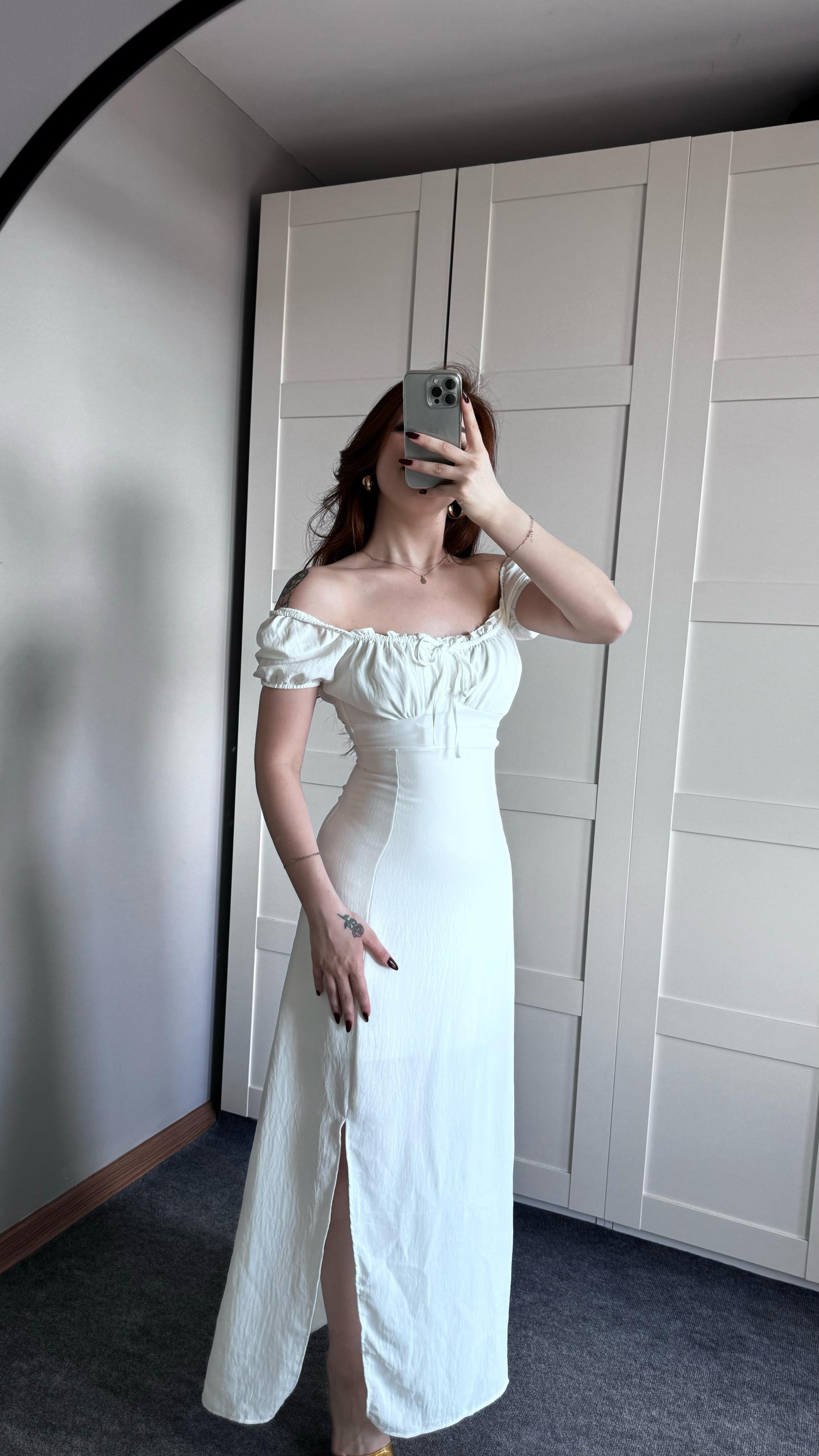 Maria UzunBeyaz Elbise
