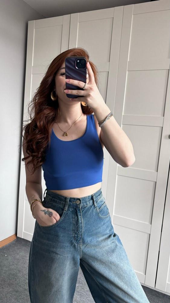 Mavi U Yaka Crop