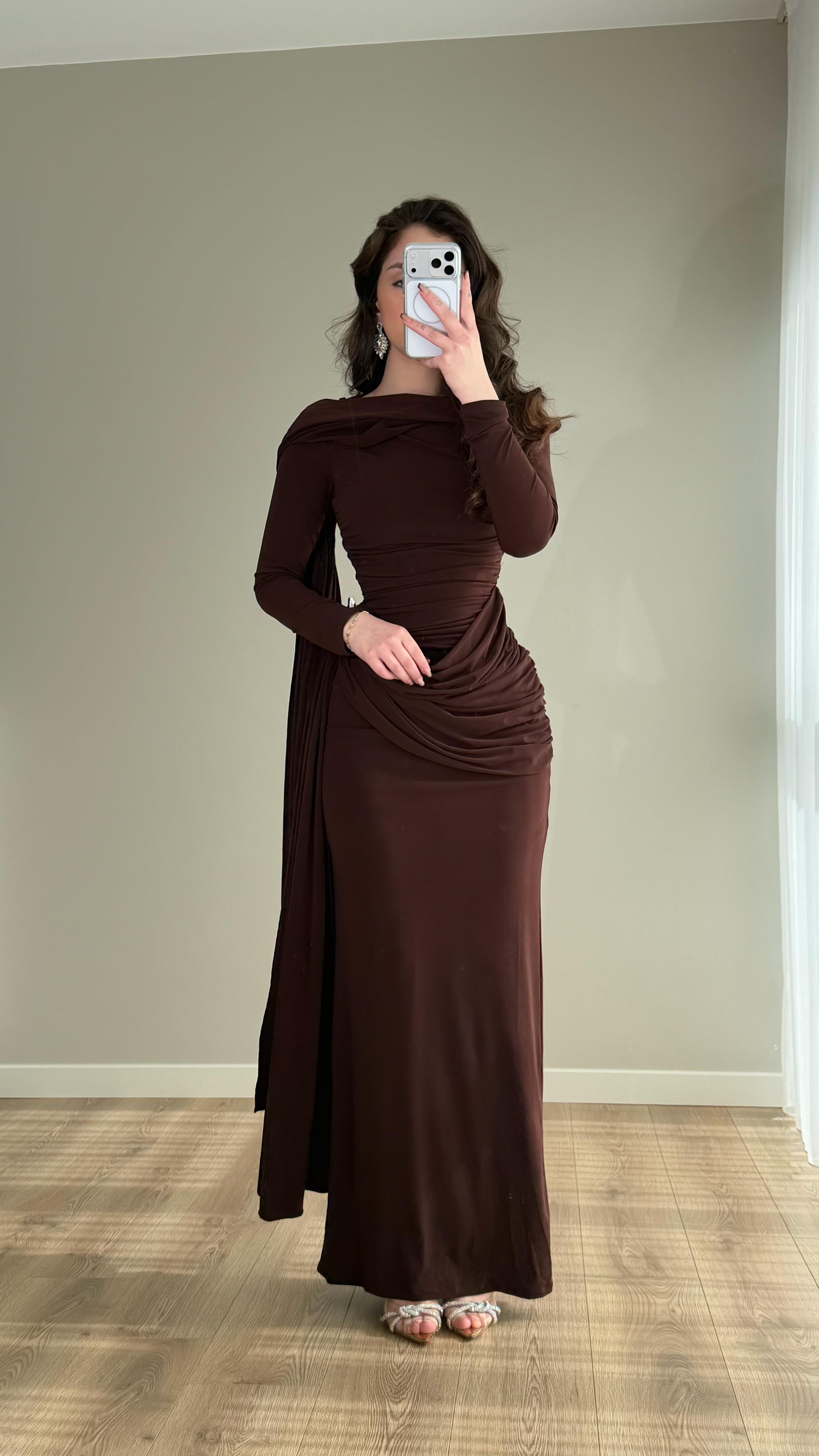 Melisandre Omuz Kuşaklı Elbise Kahverengi